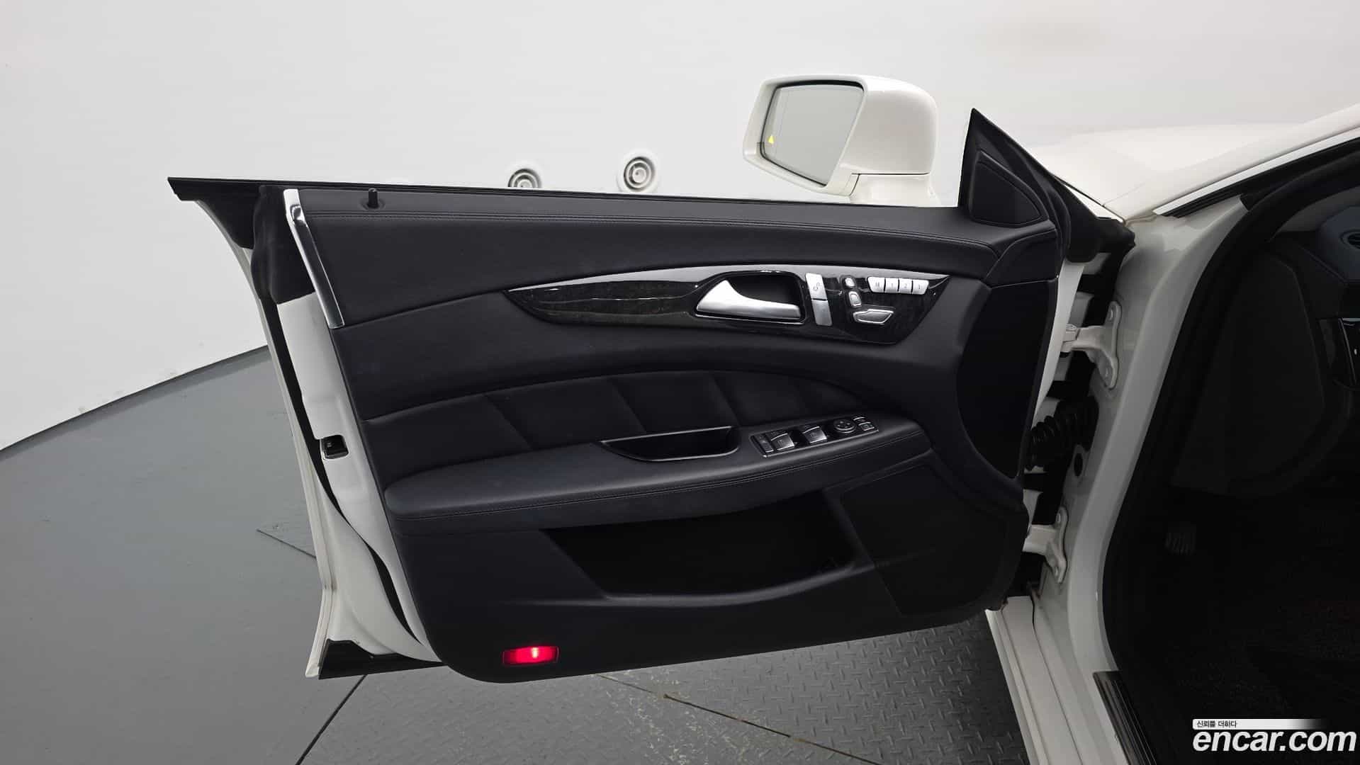 CLS-Class Mercedes-Benz 2016.11-INNER-034