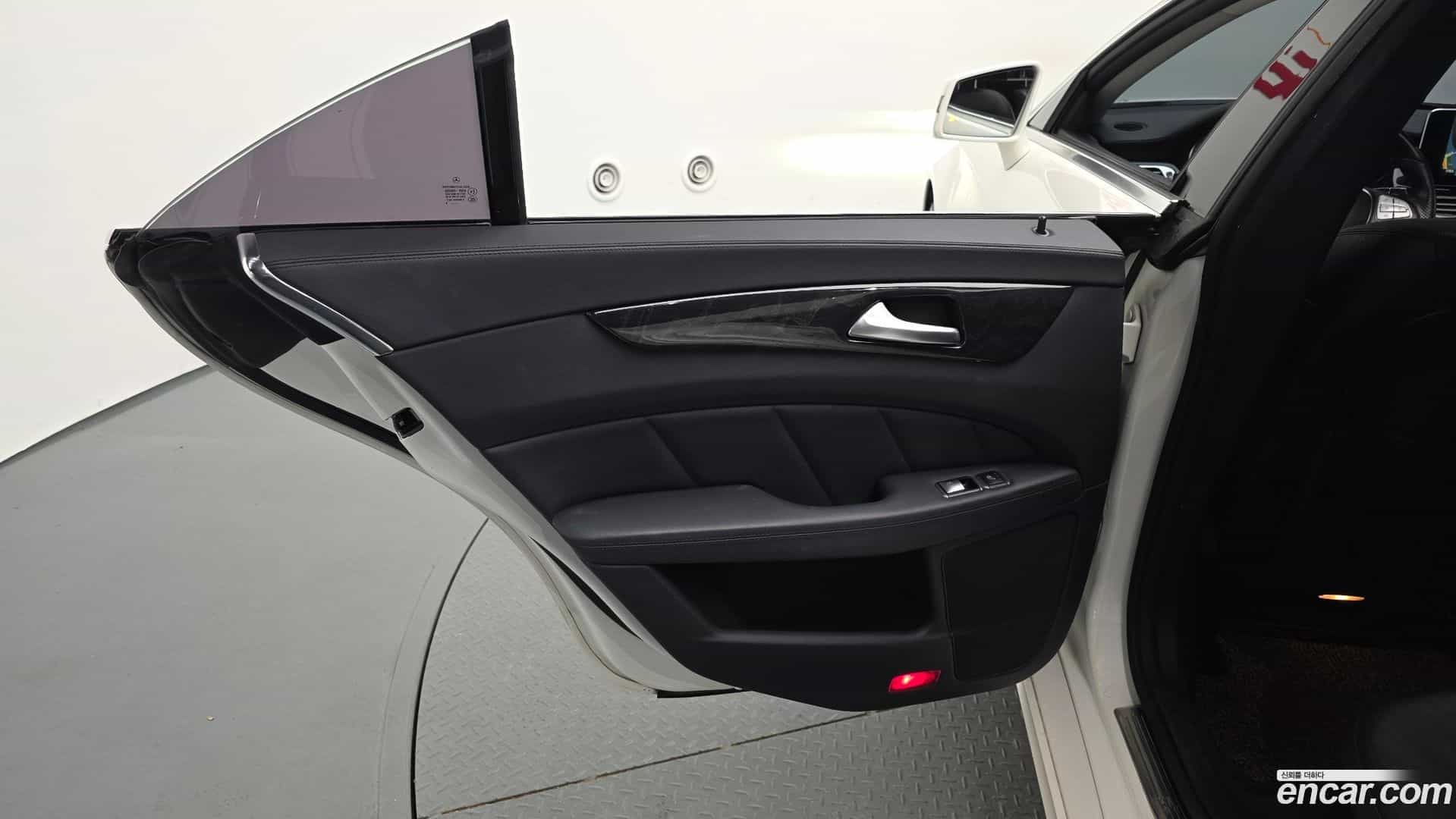 CLS-Class Mercedes-Benz 2016.11-INNER-035