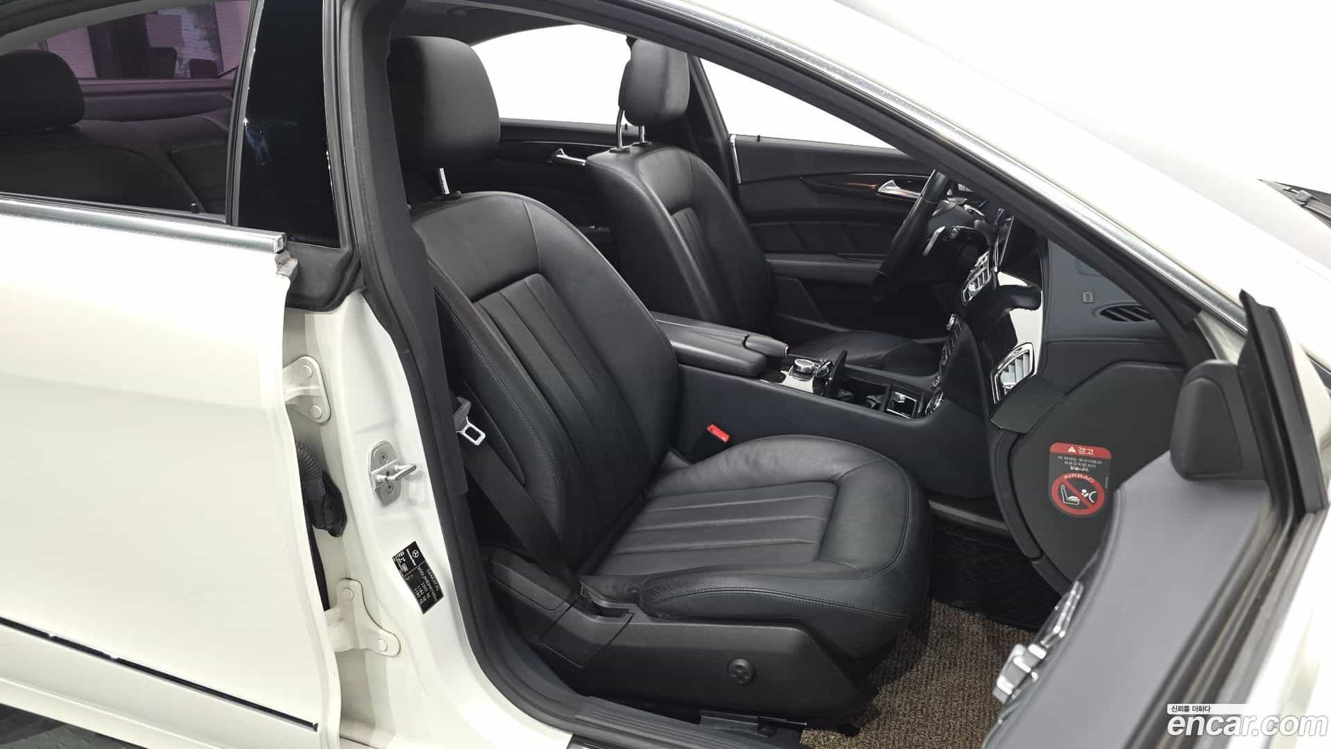CLS-Class Mercedes-Benz 2016.11-INNER-036