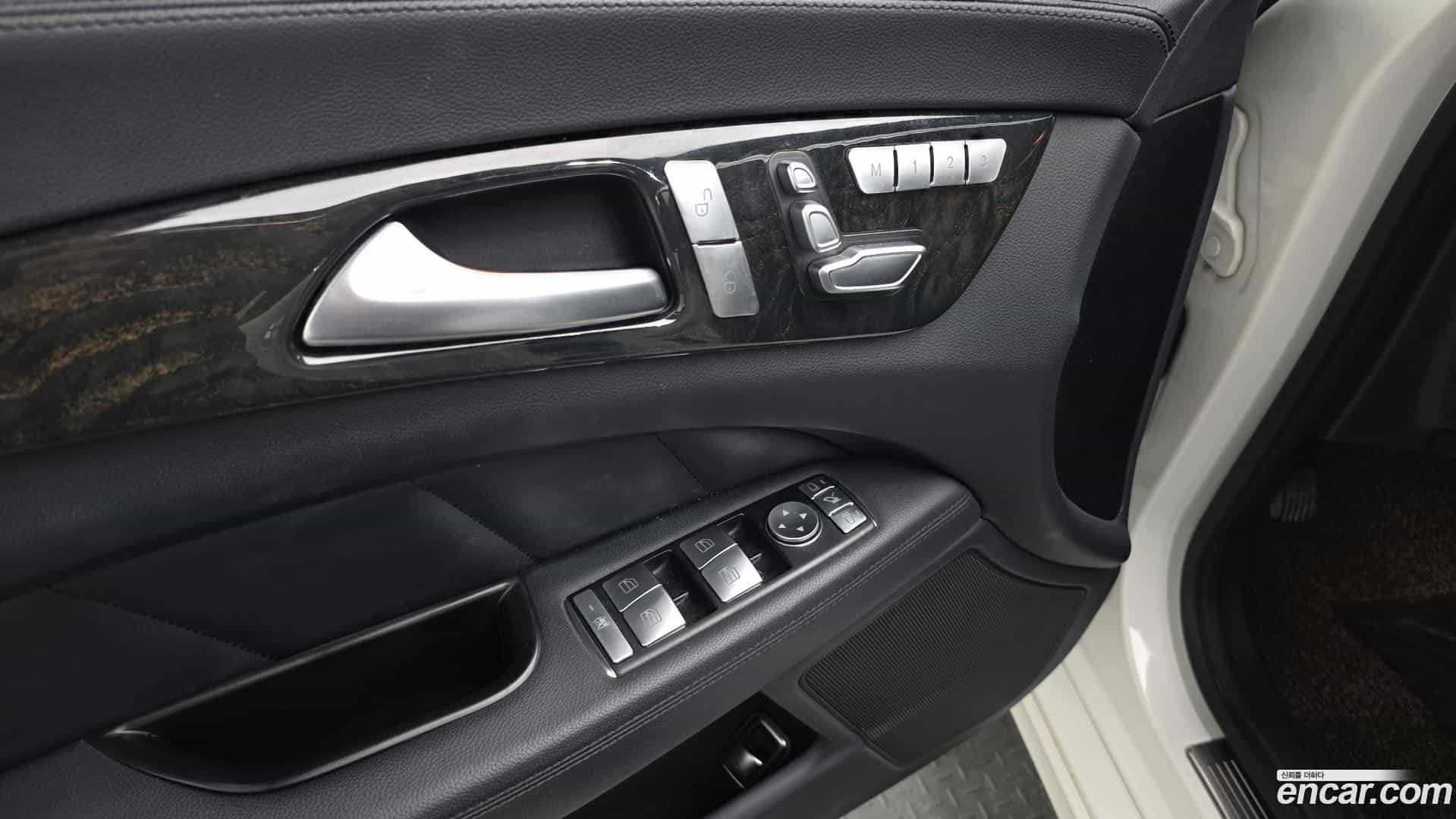 CLS-Class Mercedes-Benz 2016.11-OPTION-042