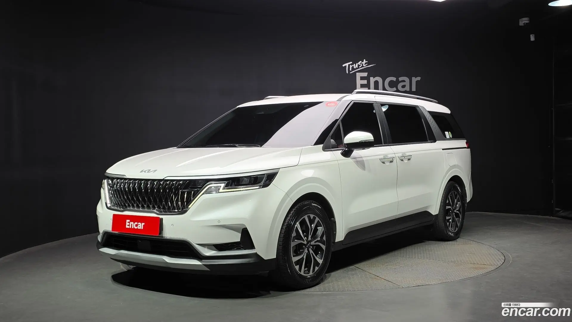 Main__Slider__Photo:Canival Kia 2022.4-0