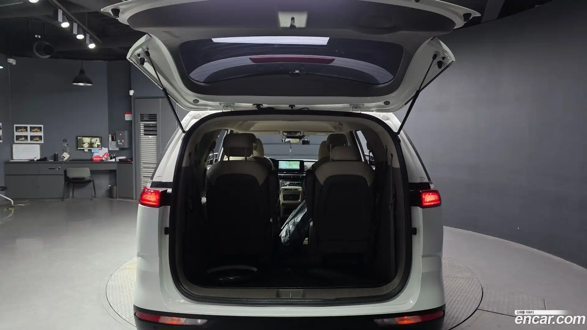 Canival Kia 2022.4-OPTION-024