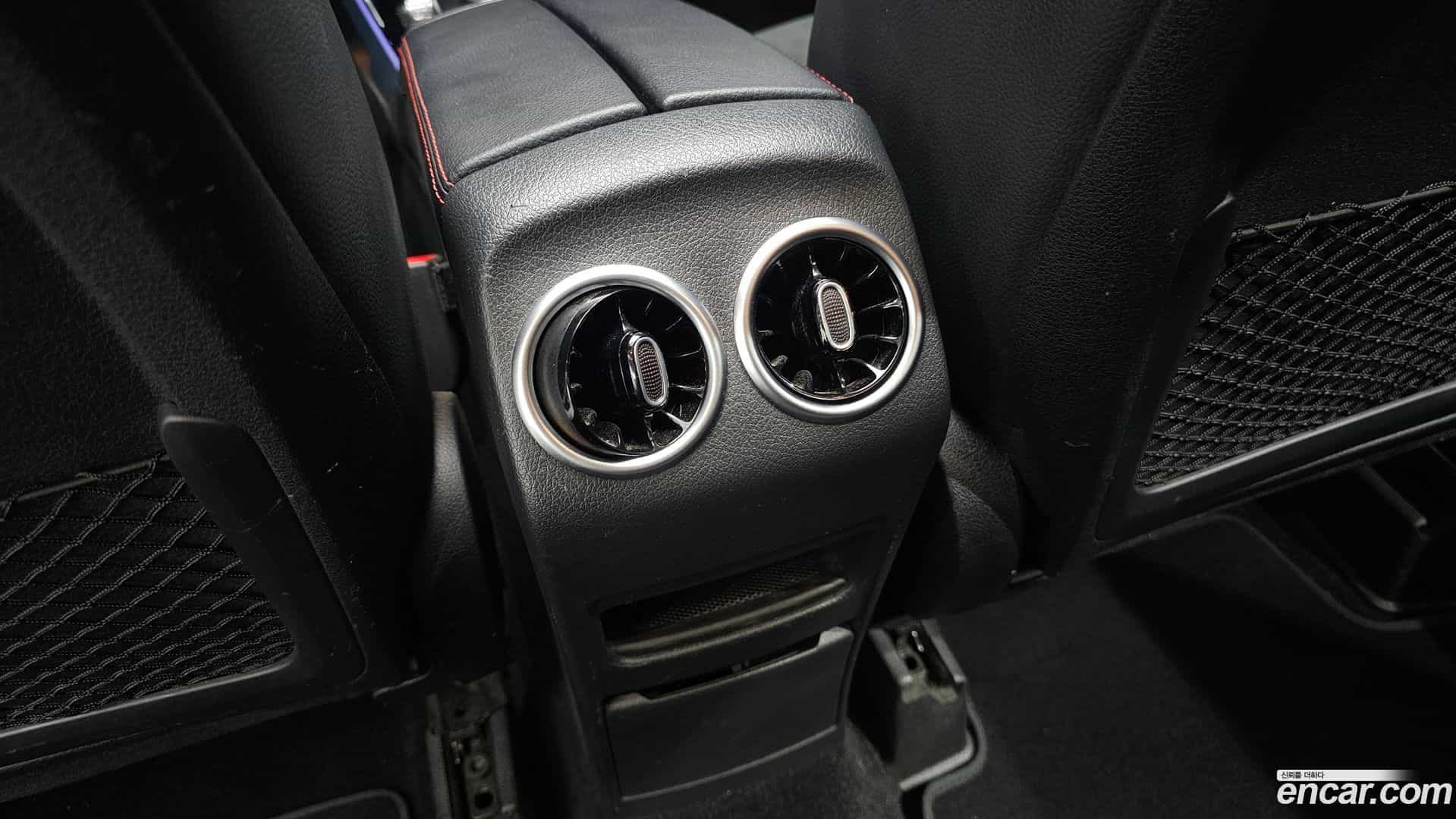 GLB-Class Mercedes-Benz 2022.11-OPTION-044