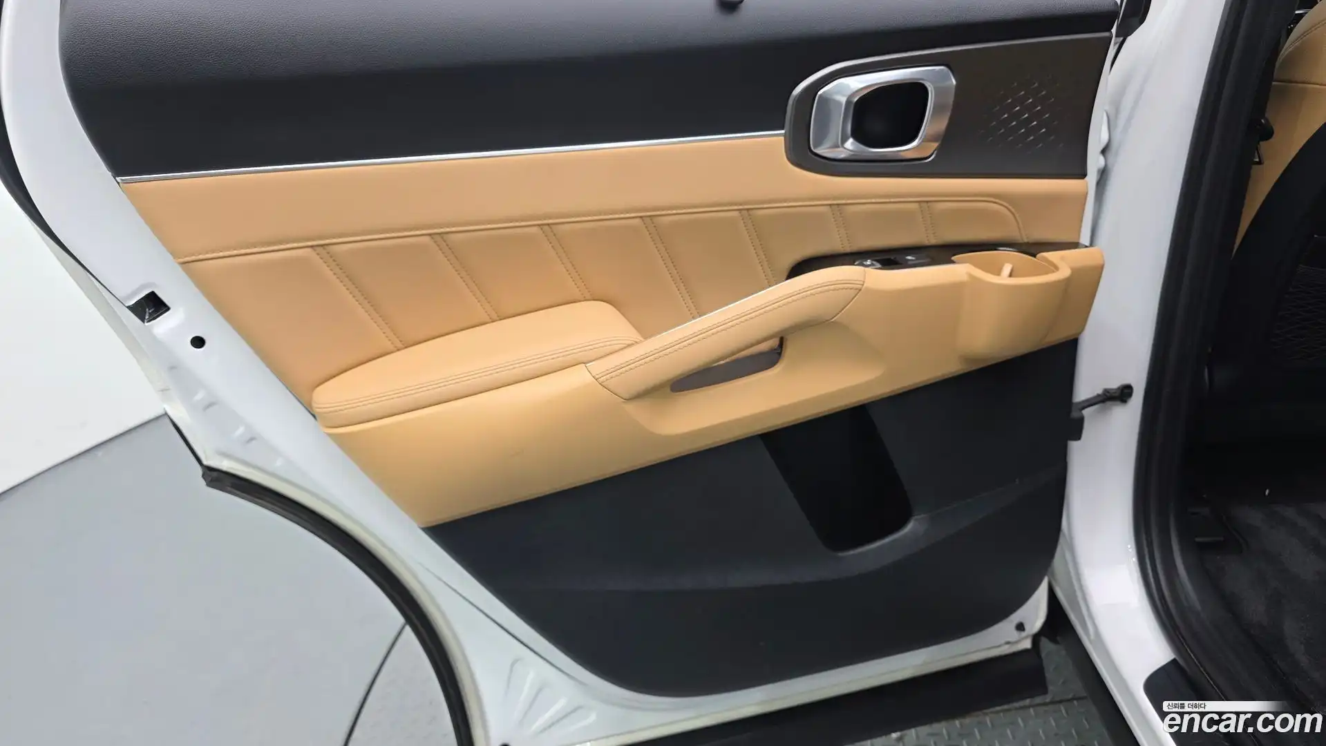 Sorento Kia 2022.2-INNER-035