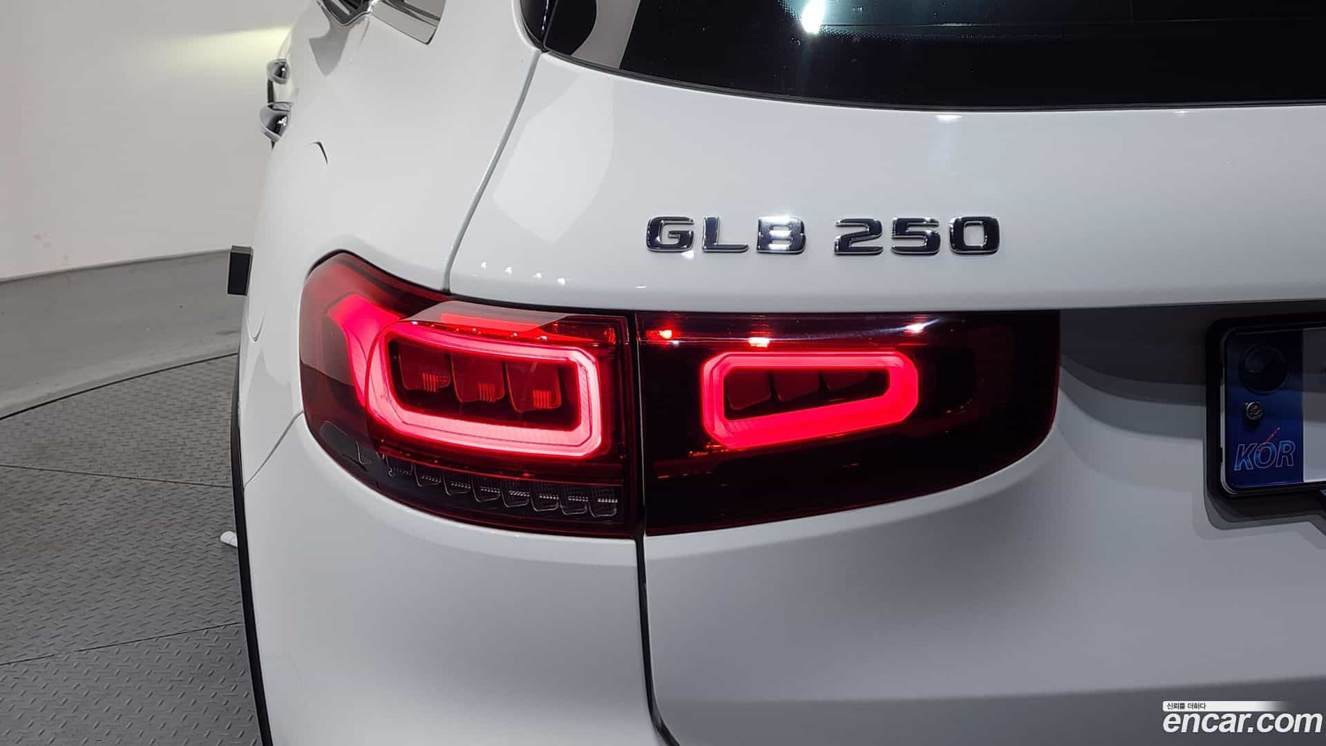 GLB-Class Mercedes-Benz 2023.11-OUTER-033