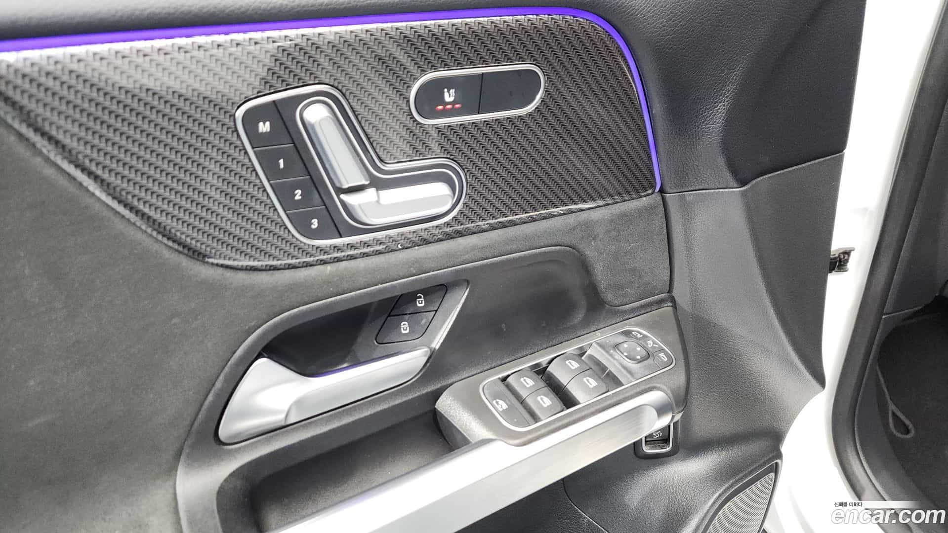 GLB-Class Mercedes-Benz 2023.11-OPTION-040