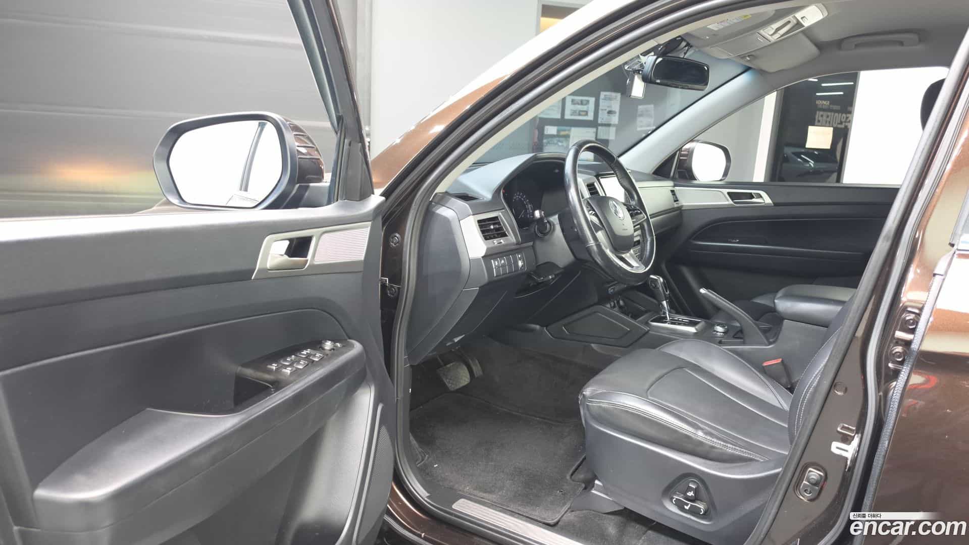 Rexton KG Mobility 2018.11-INNER-010