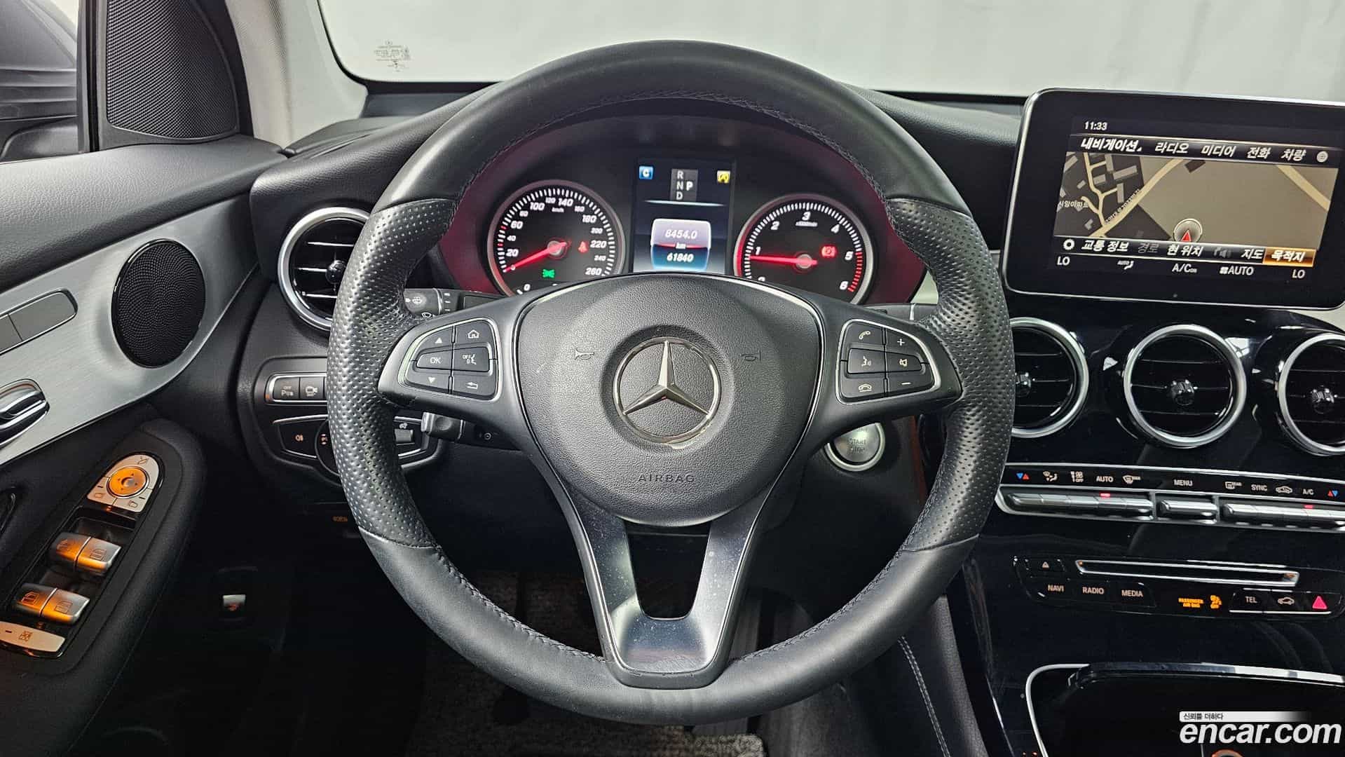 GLC-Class Mercedes-Benz 2018.3-OPTION-017