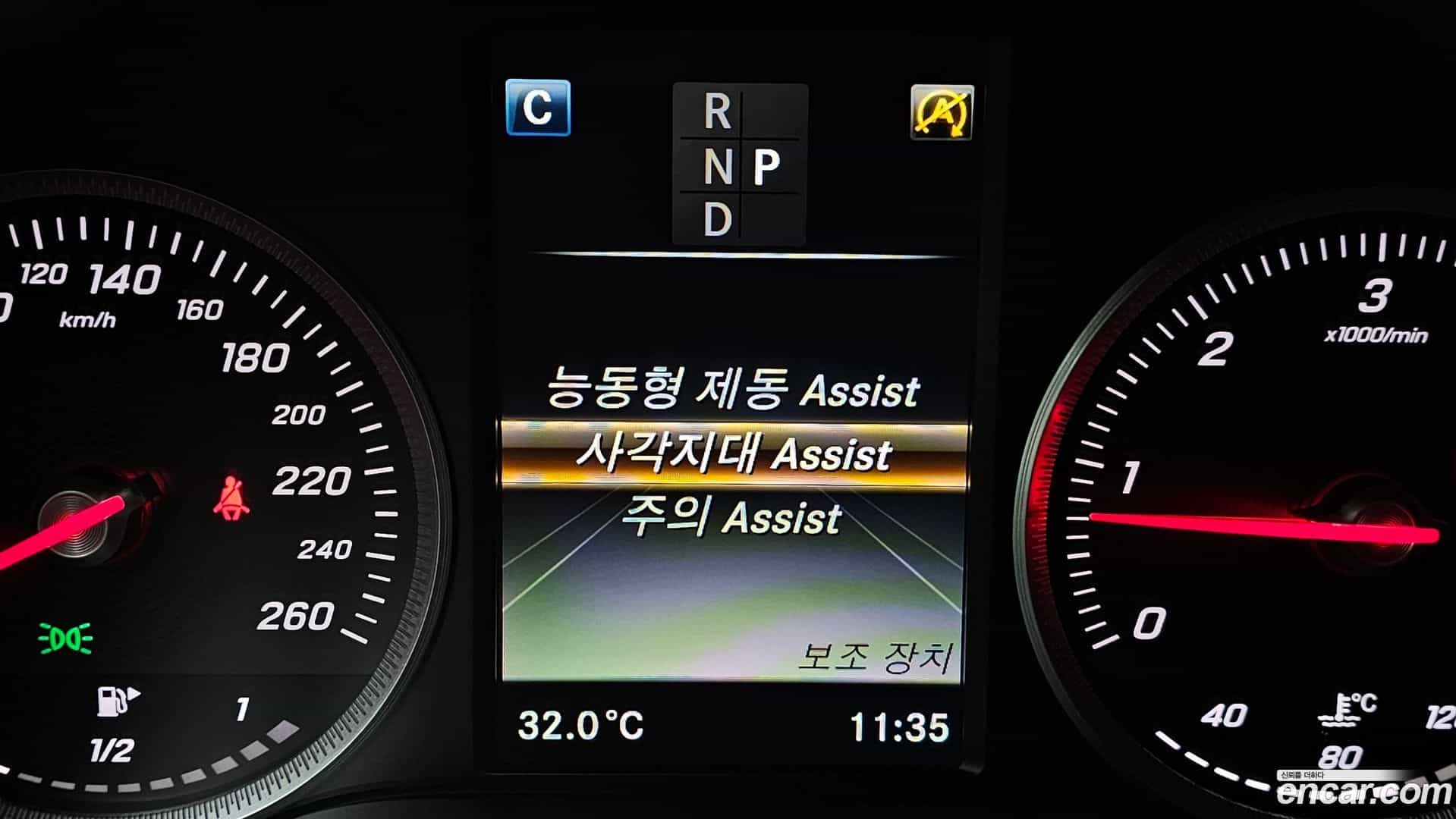 GLC-Class Mercedes-Benz 2018.3-OPTION-021