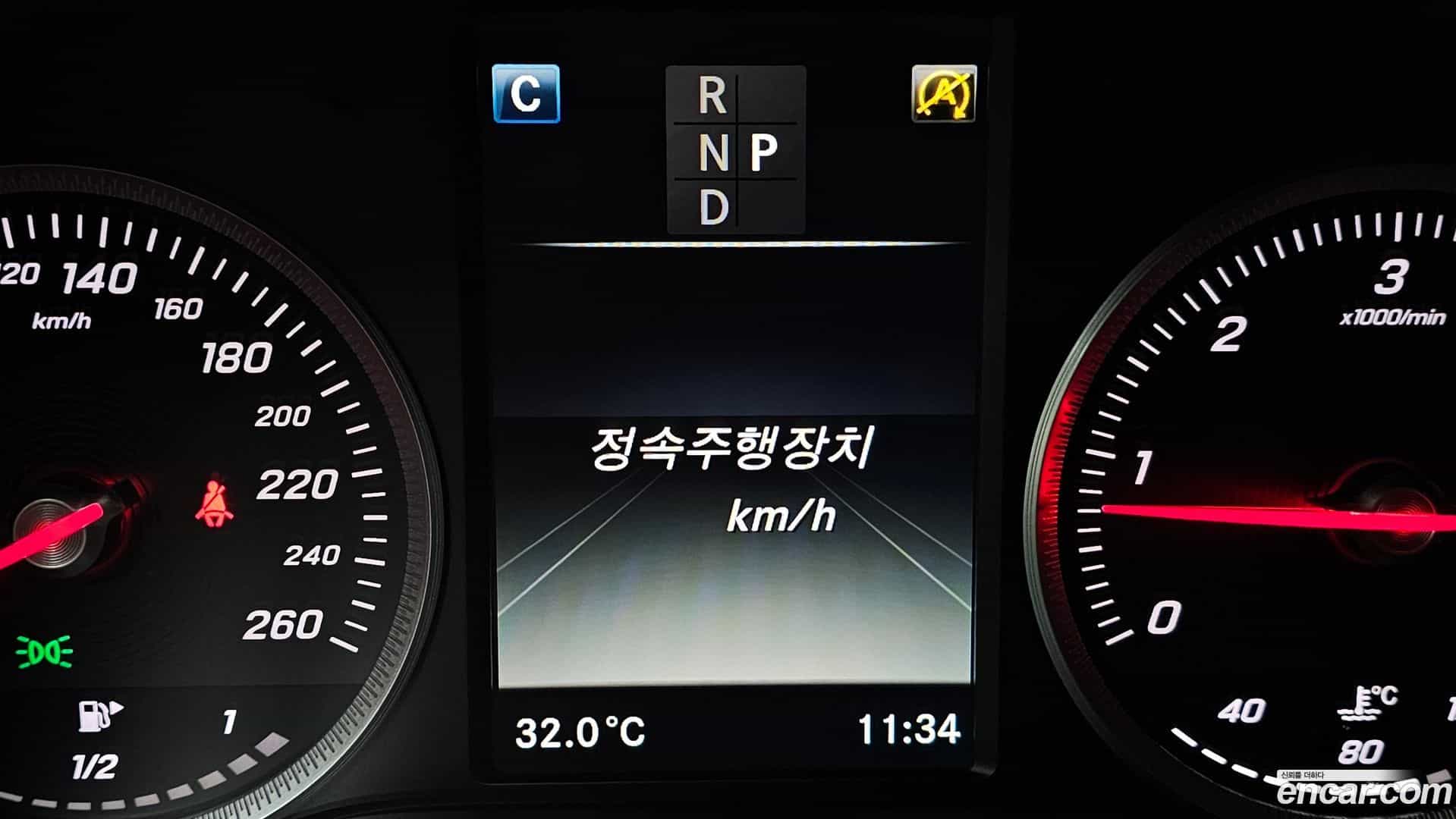 GLC-Class Mercedes-Benz 2018.3-OPTION-022