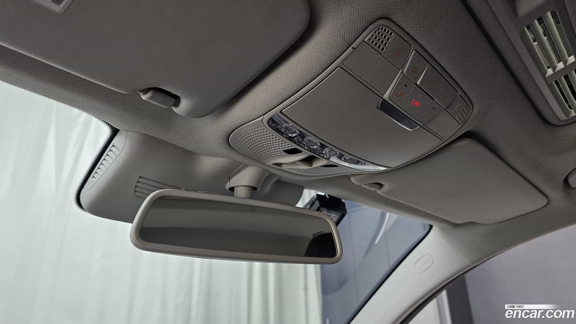 GLC-Class Mercedes-Benz 2018.3-OPTION-024