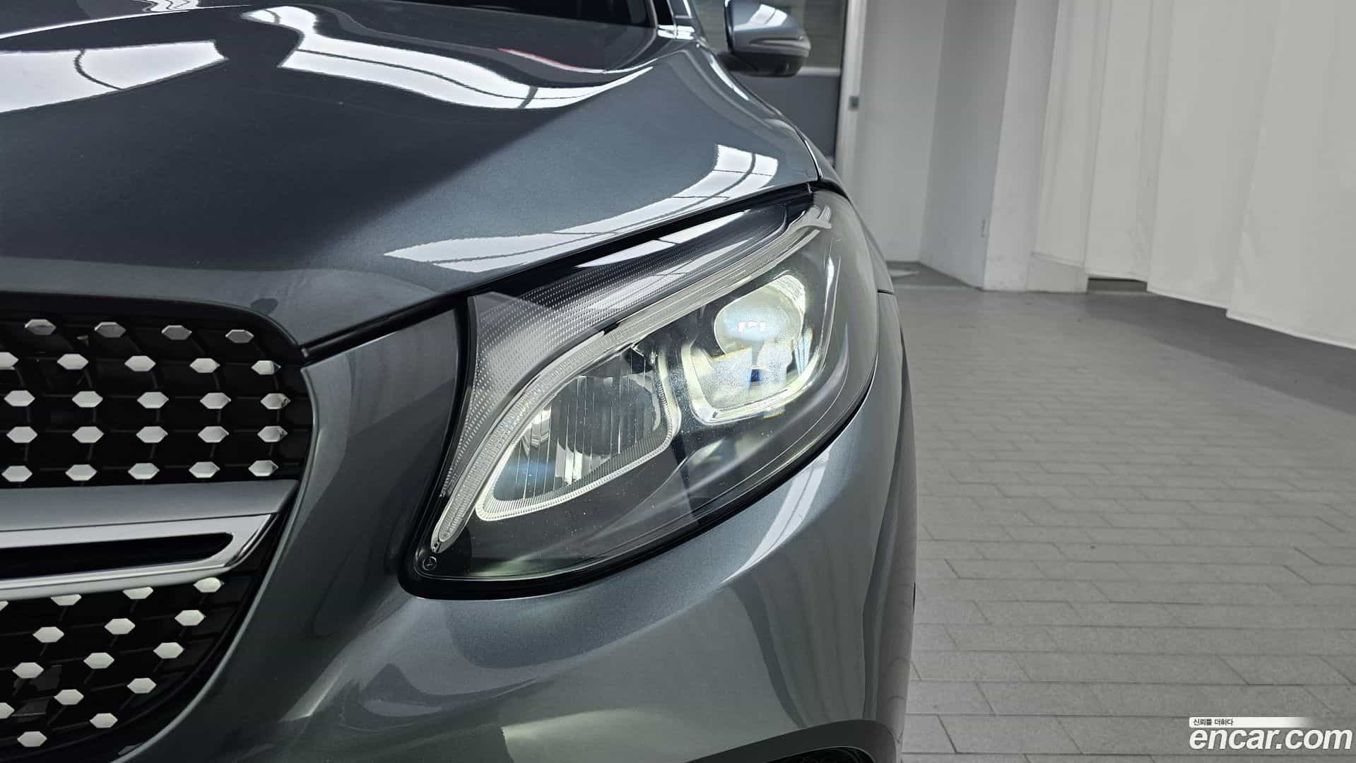 GLC-Class Mercedes-Benz 2018.3-OUTER-032