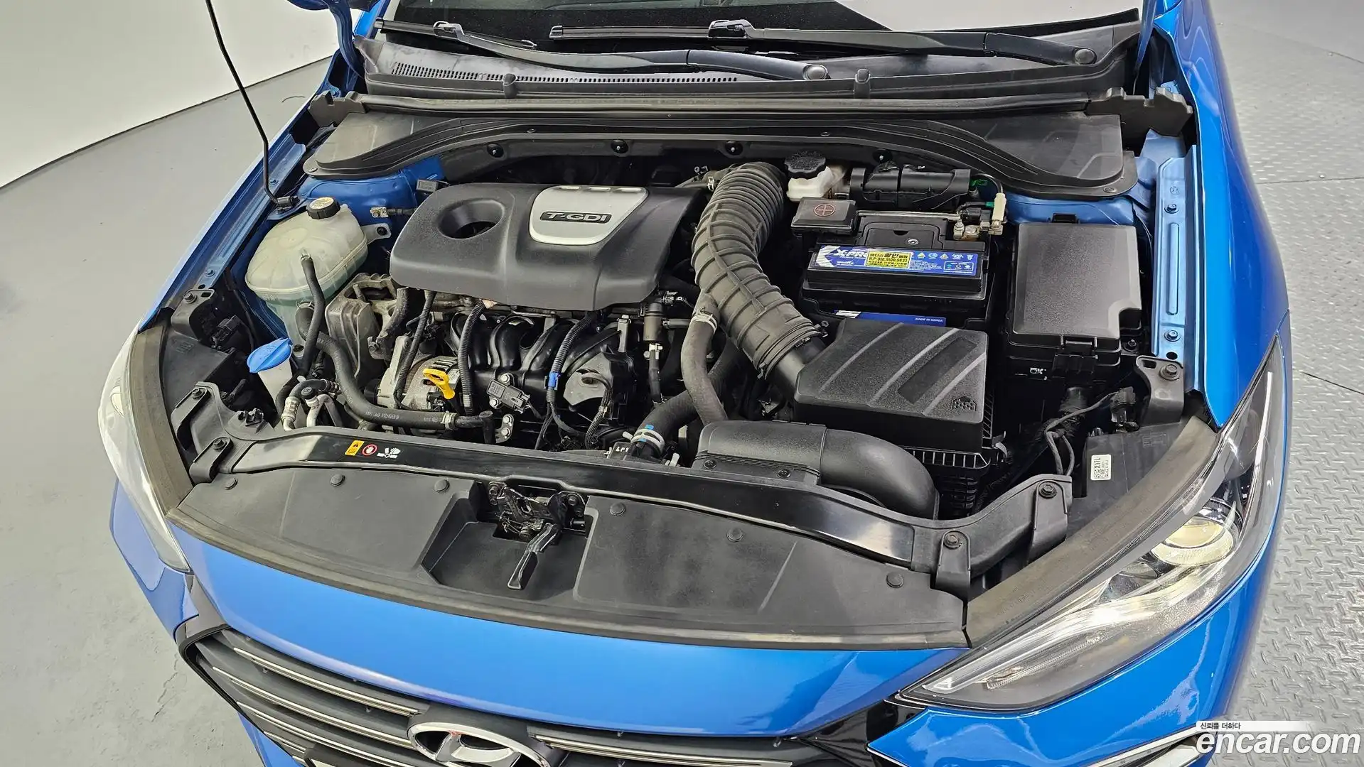 AVANTE Hyundai 2016.6-OUTER-006