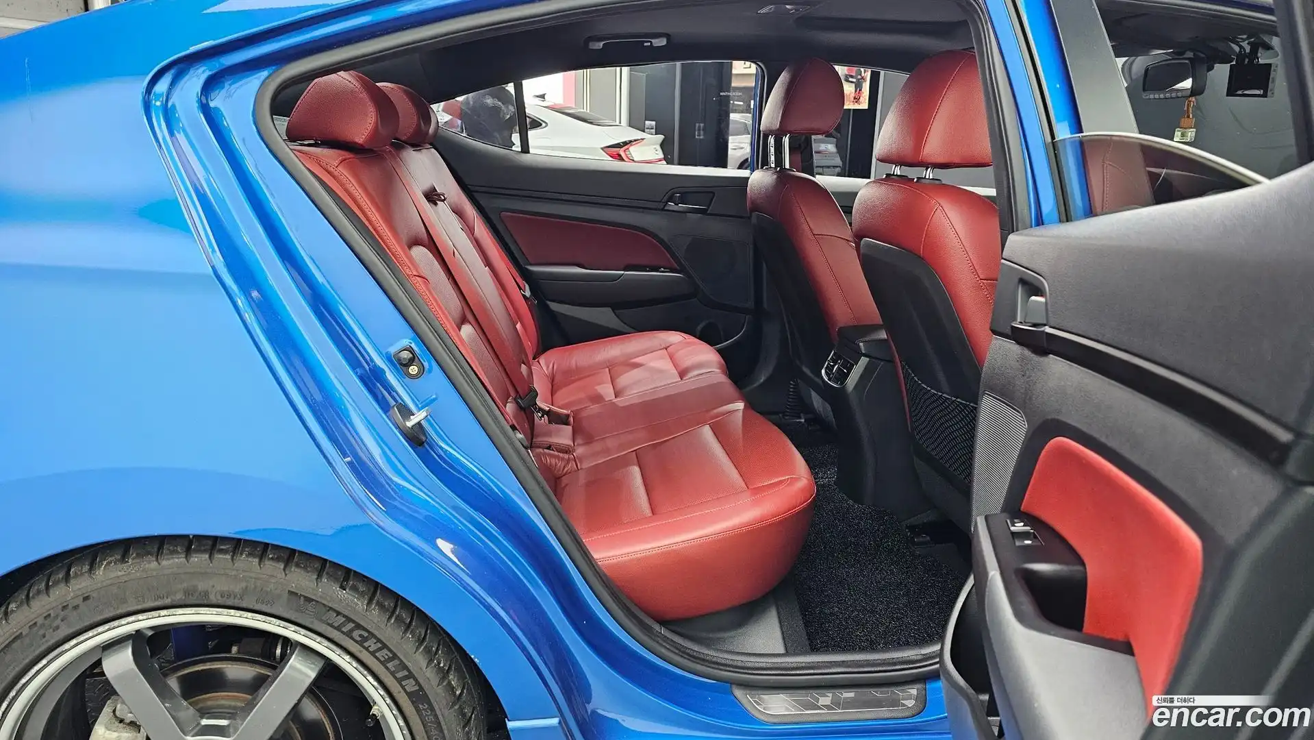 AVANTE Hyundai 2016.6-OPTION-016