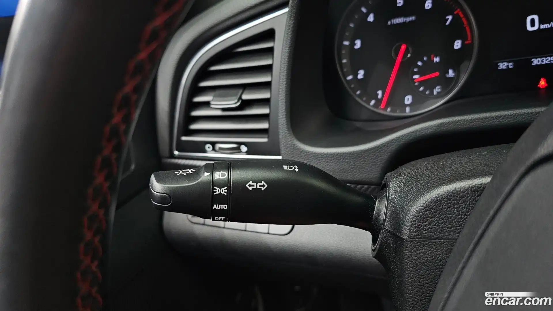 AVANTE Hyundai 2016.6-OPTION-021