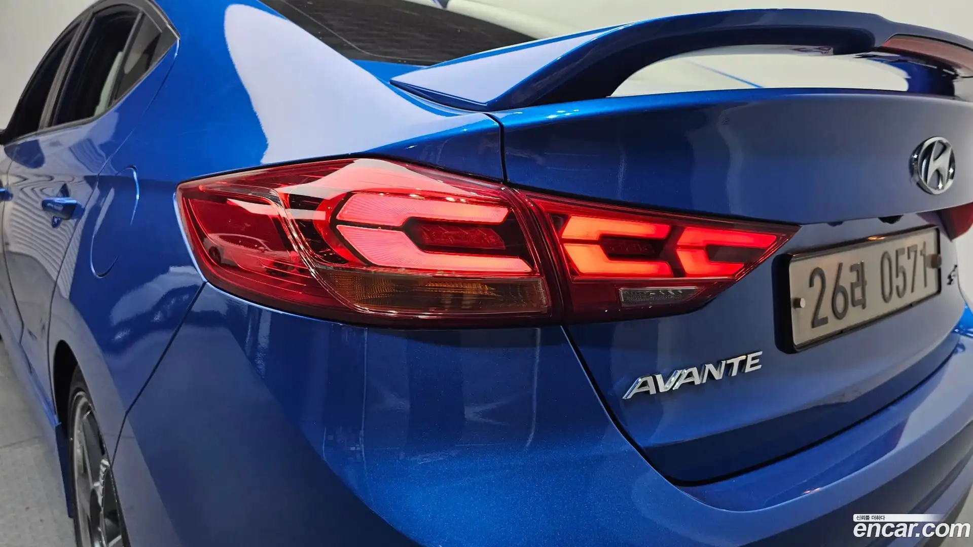 AVANTE Hyundai 2016.6-OUTER-033