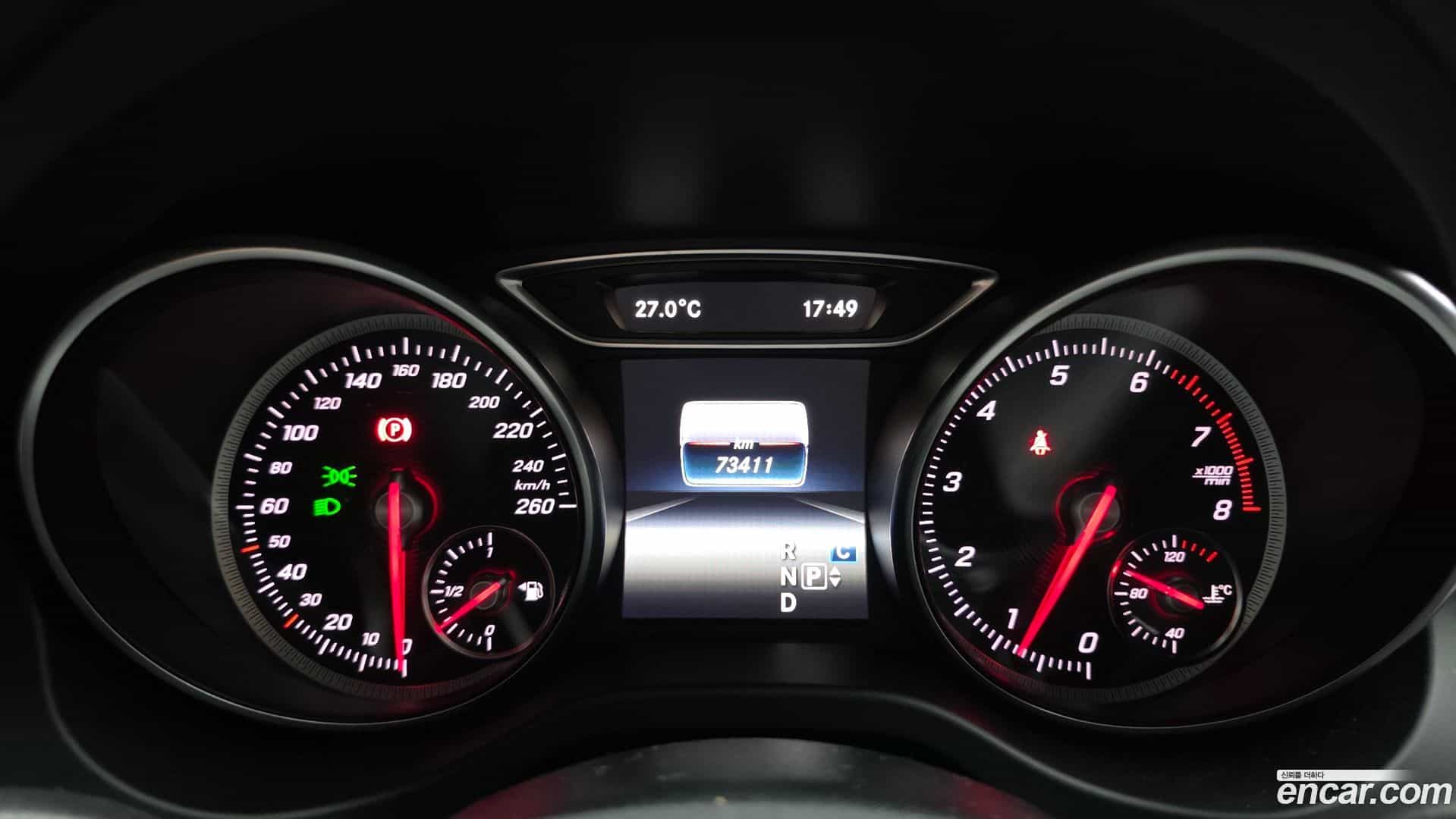 CLA-Class Mercedes-Benz 2018.10-INNER-008