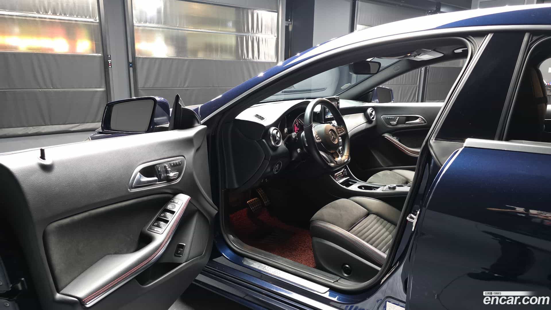 CLA-Class Mercedes-Benz 2018.10-INNER-010