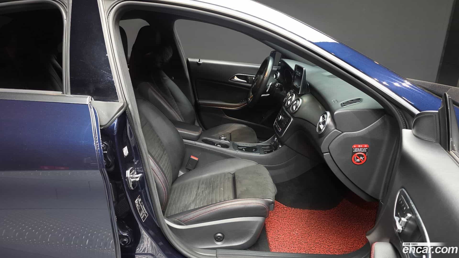 CLA-Class Mercedes-Benz 2018.10-OPTION-015
