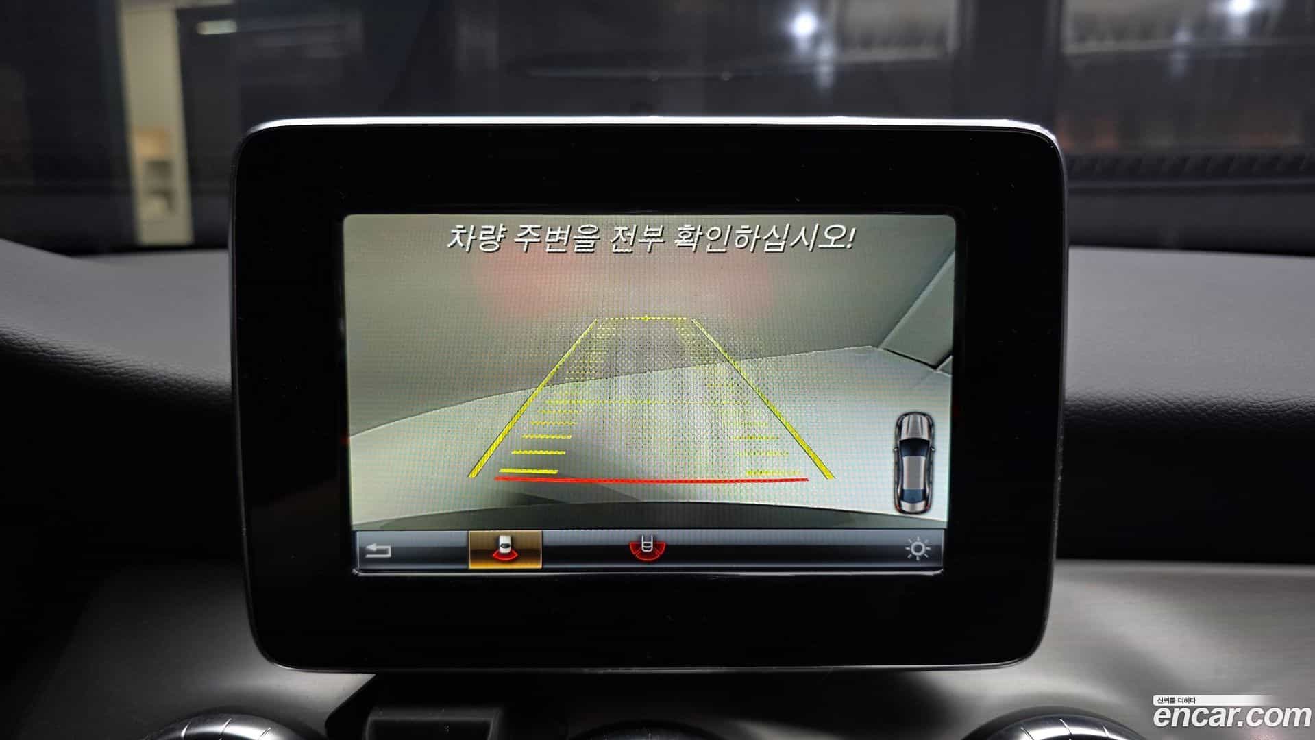 CLA-Class Mercedes-Benz 2018.10-OPTION-019