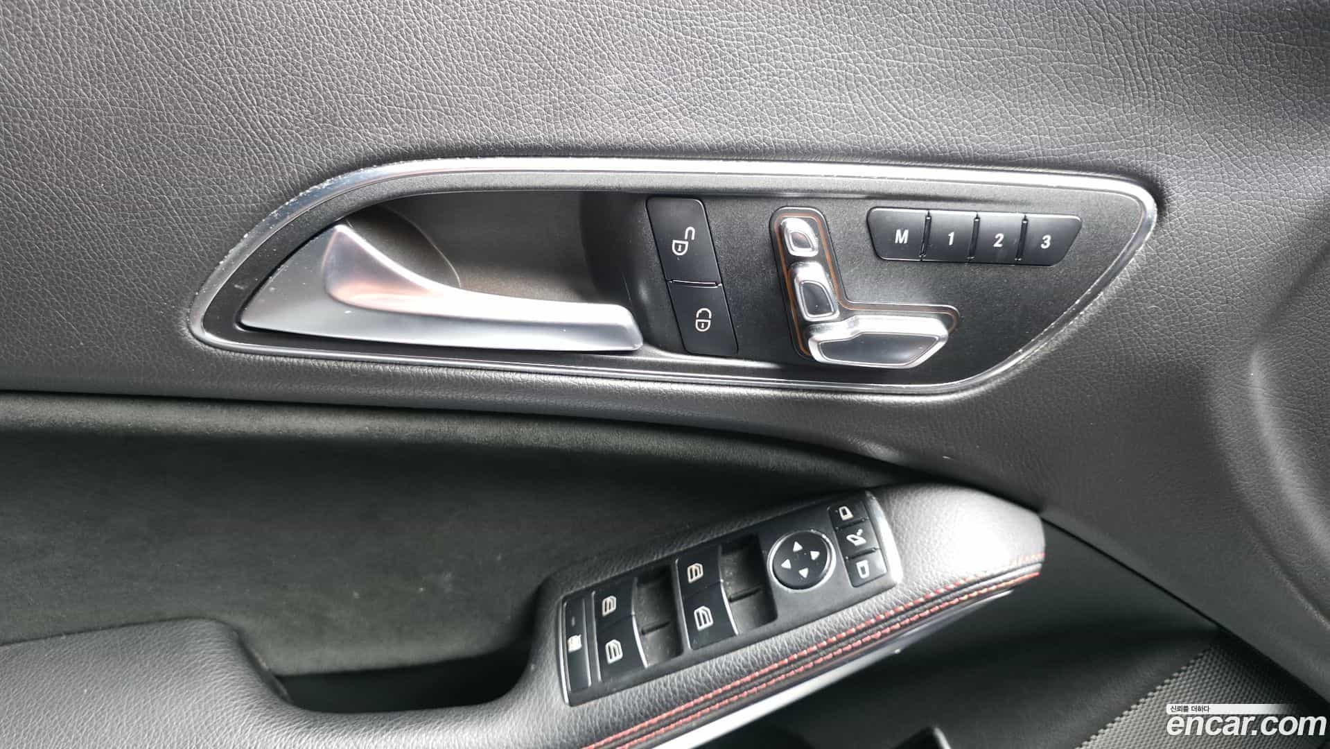 CLA-Class Mercedes-Benz 2018.10-OPTION-023