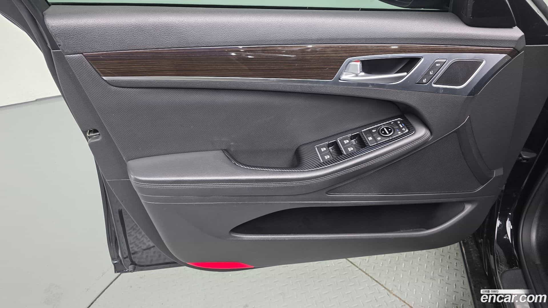 G80 Genesis 2016.9-INNER-034