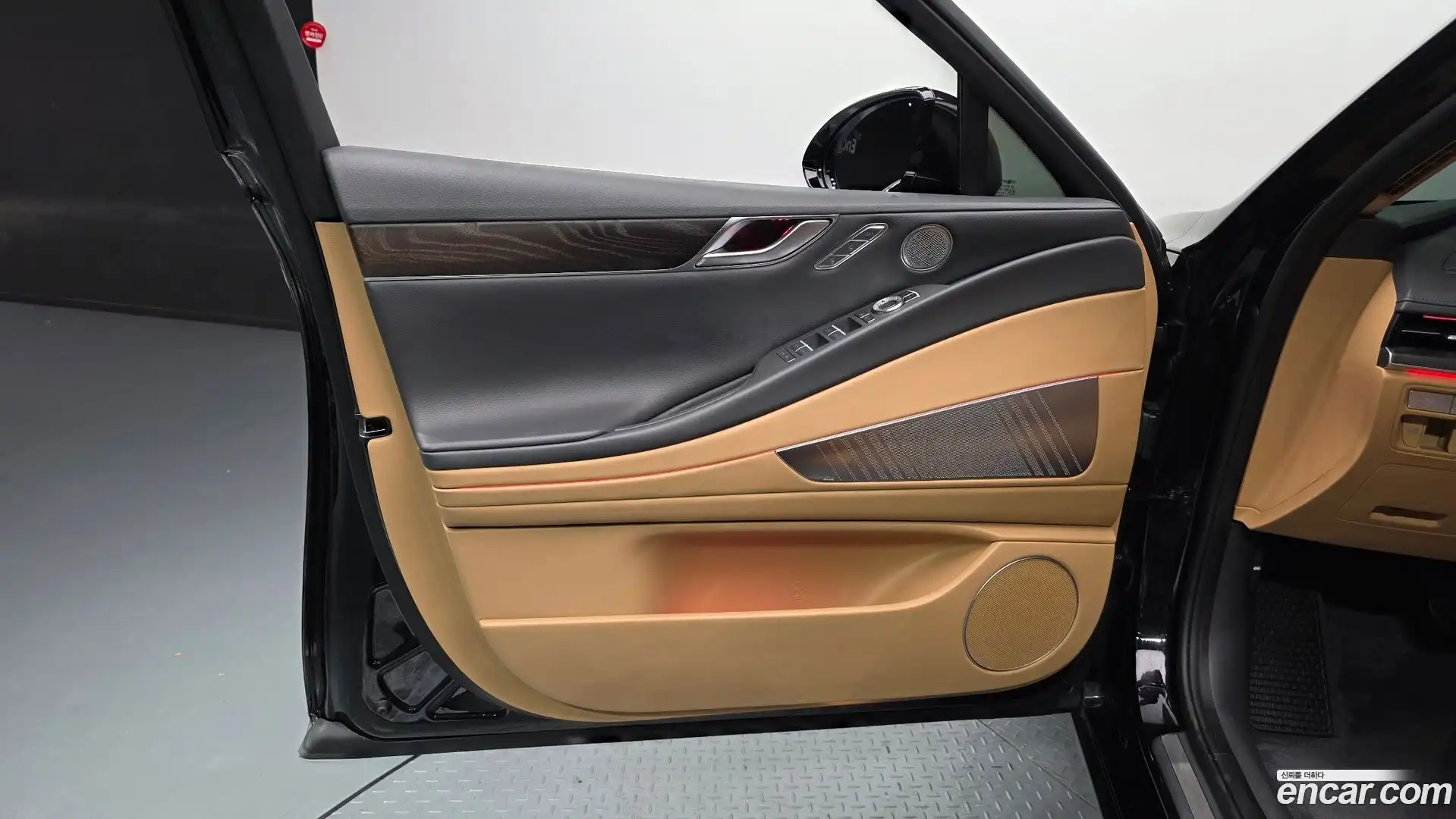 G80 Genesis 2023.0-INNER-034