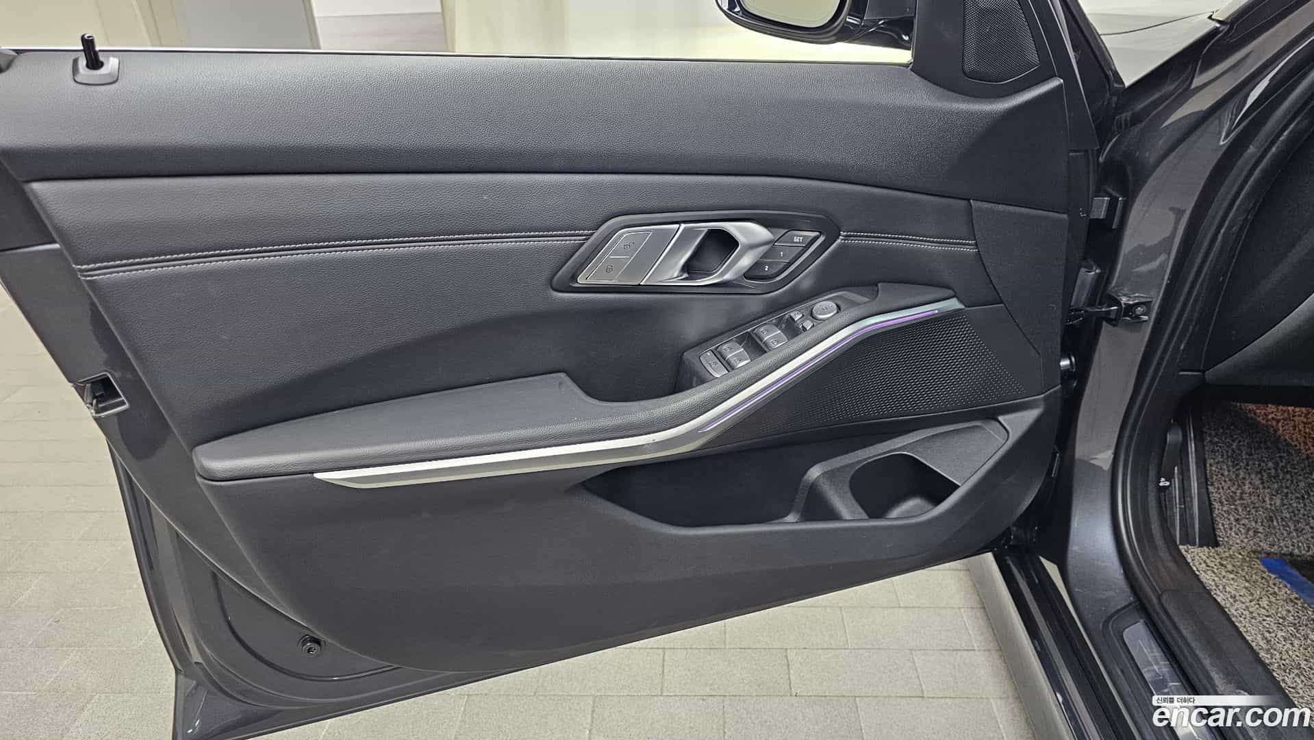 3-Series BMW 2021.9-INNER-034