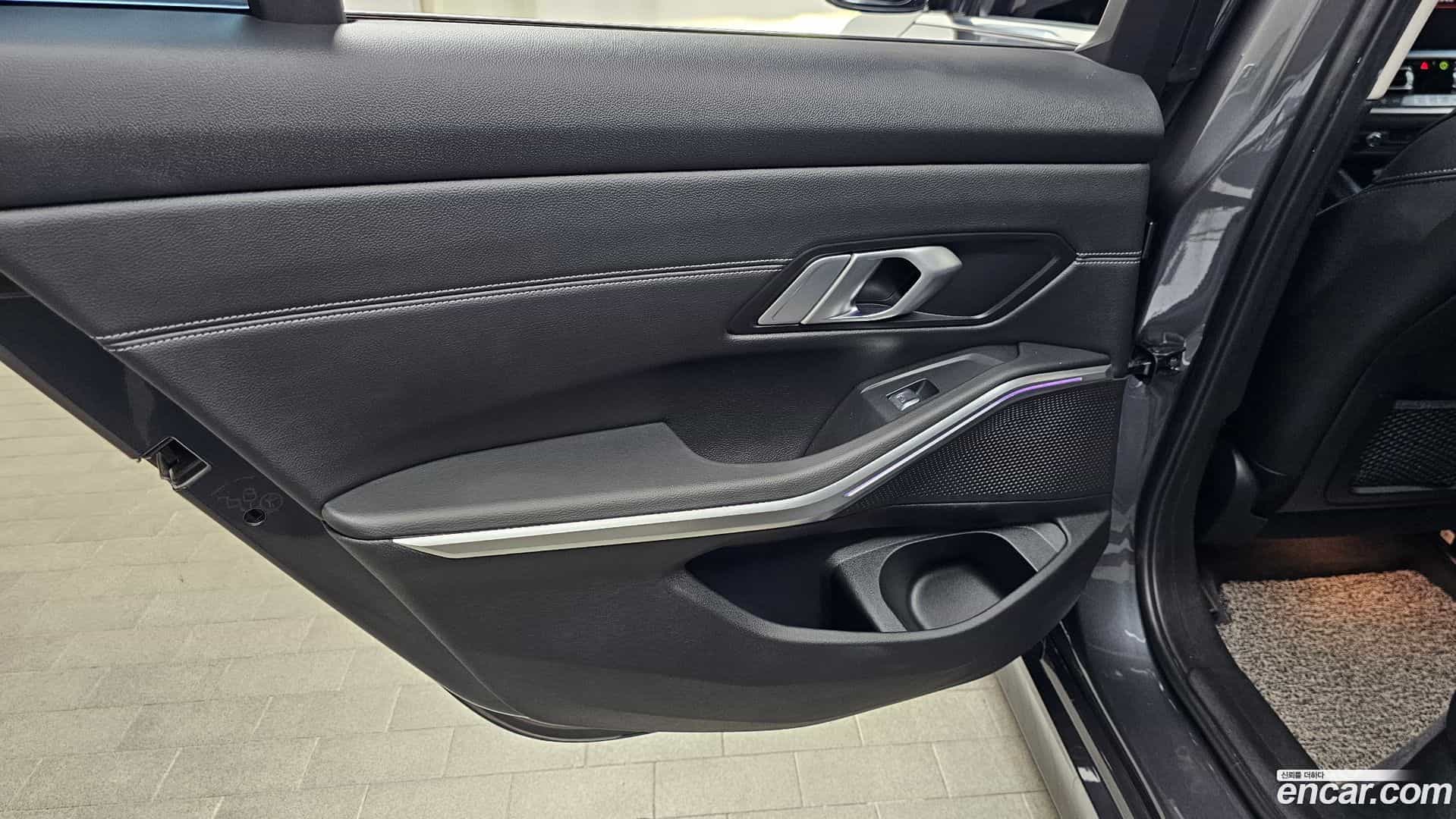 3-Series BMW 2021.9-INNER-035
