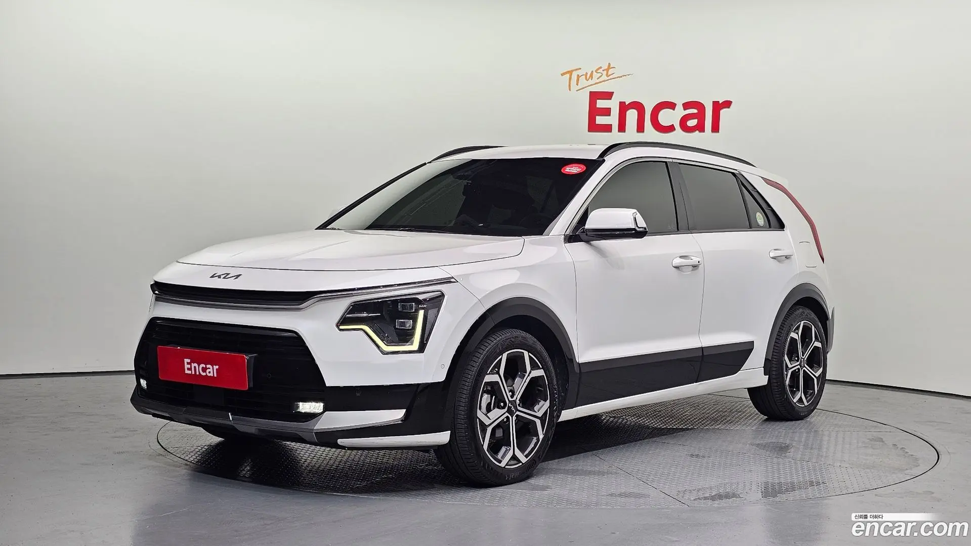 Main__Slider__Photo:Niro Kia 2022.8-0