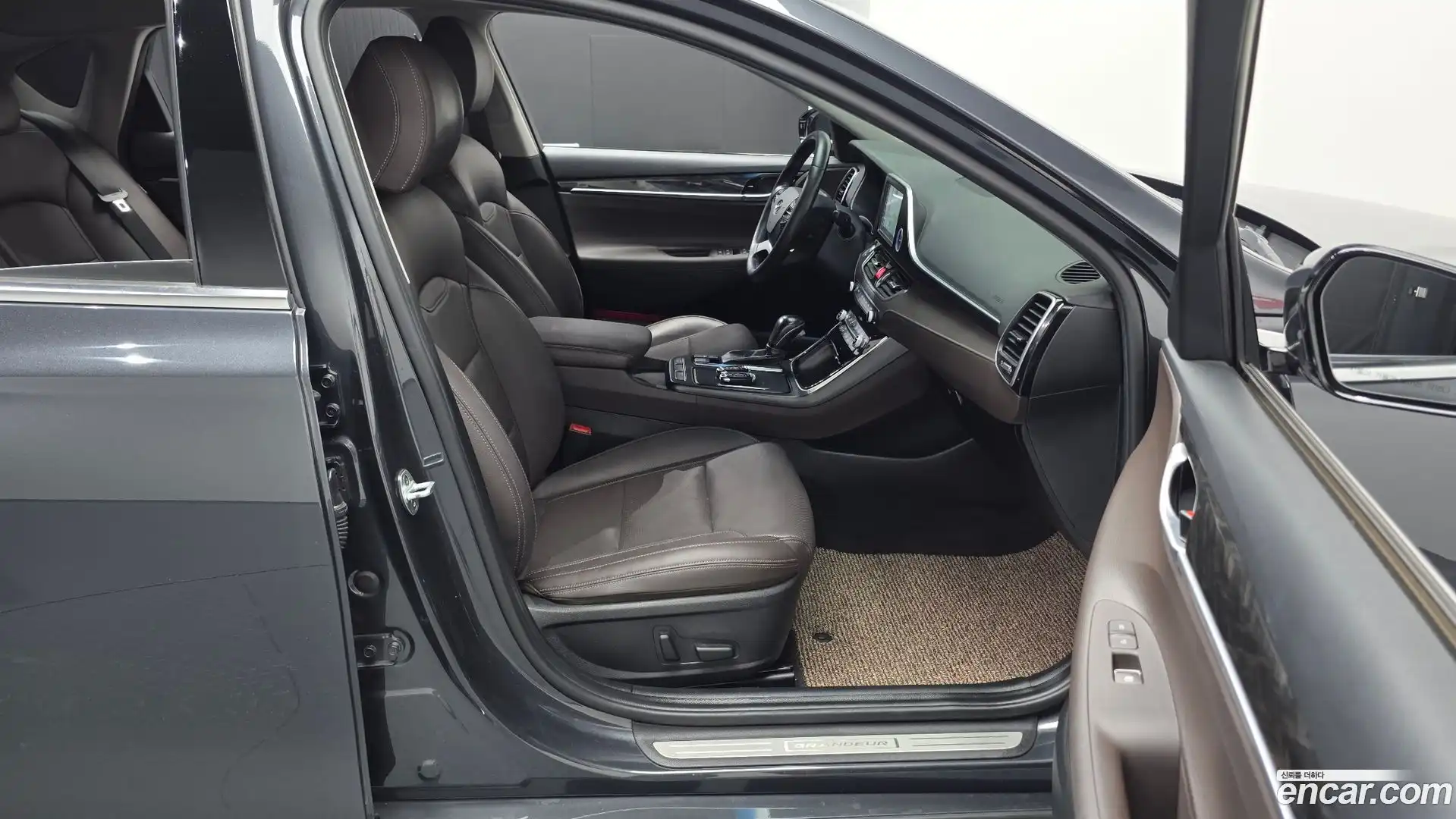 Grandeur Hyundai 2017.5-OPTION-016