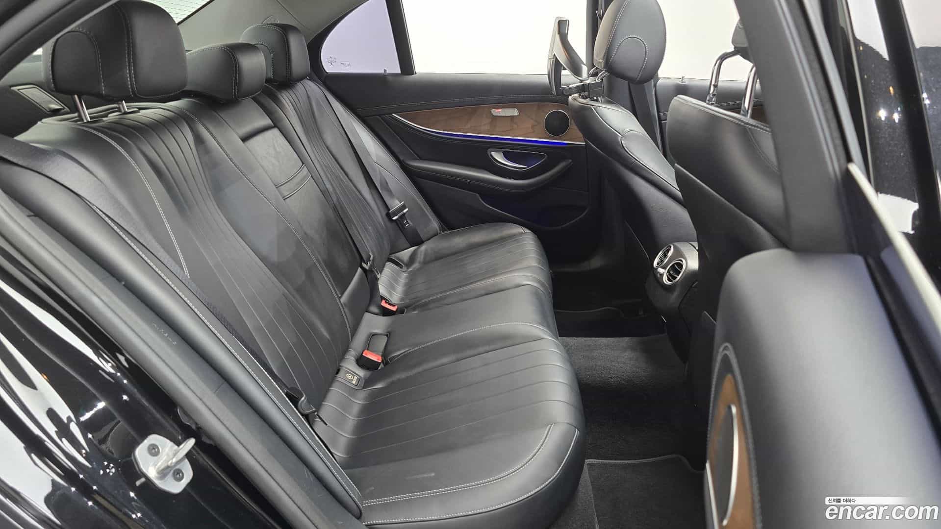 E-Class Mercedes-Benz 2019.5-OPTION-015