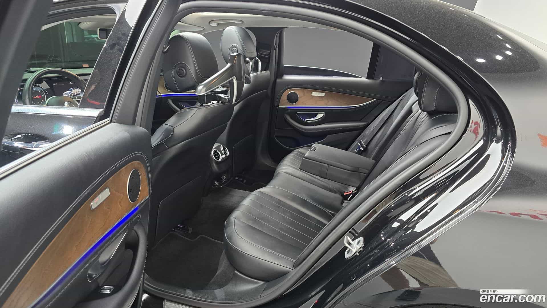 E-Class Mercedes-Benz 2019.5-OPTION-016