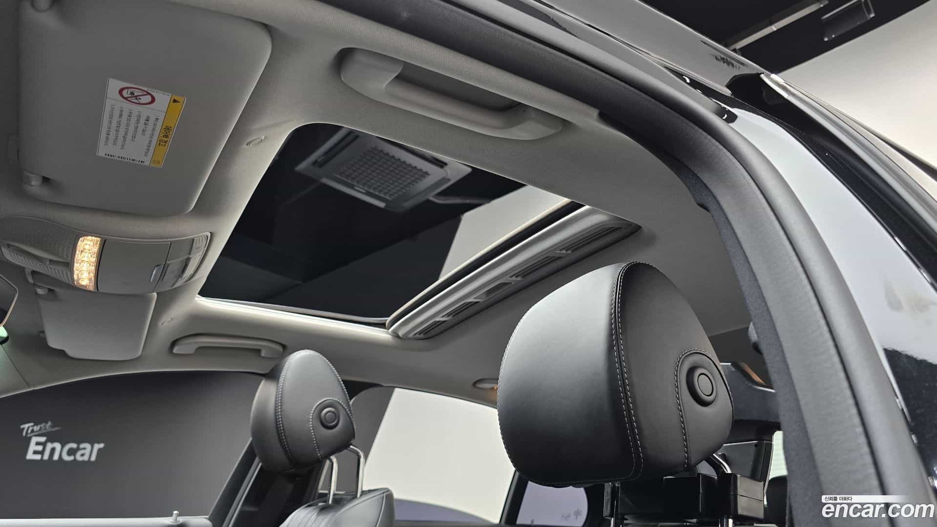 E-Class Mercedes-Benz 2019.5-OPTION-023
