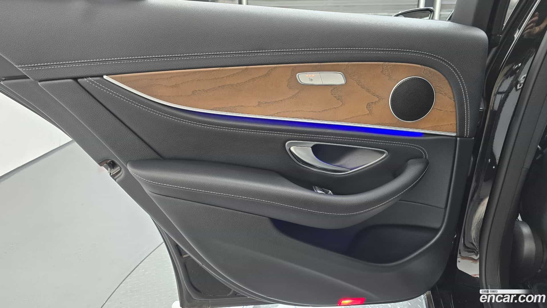 E-Class Mercedes-Benz 2019.5-INNER-035
