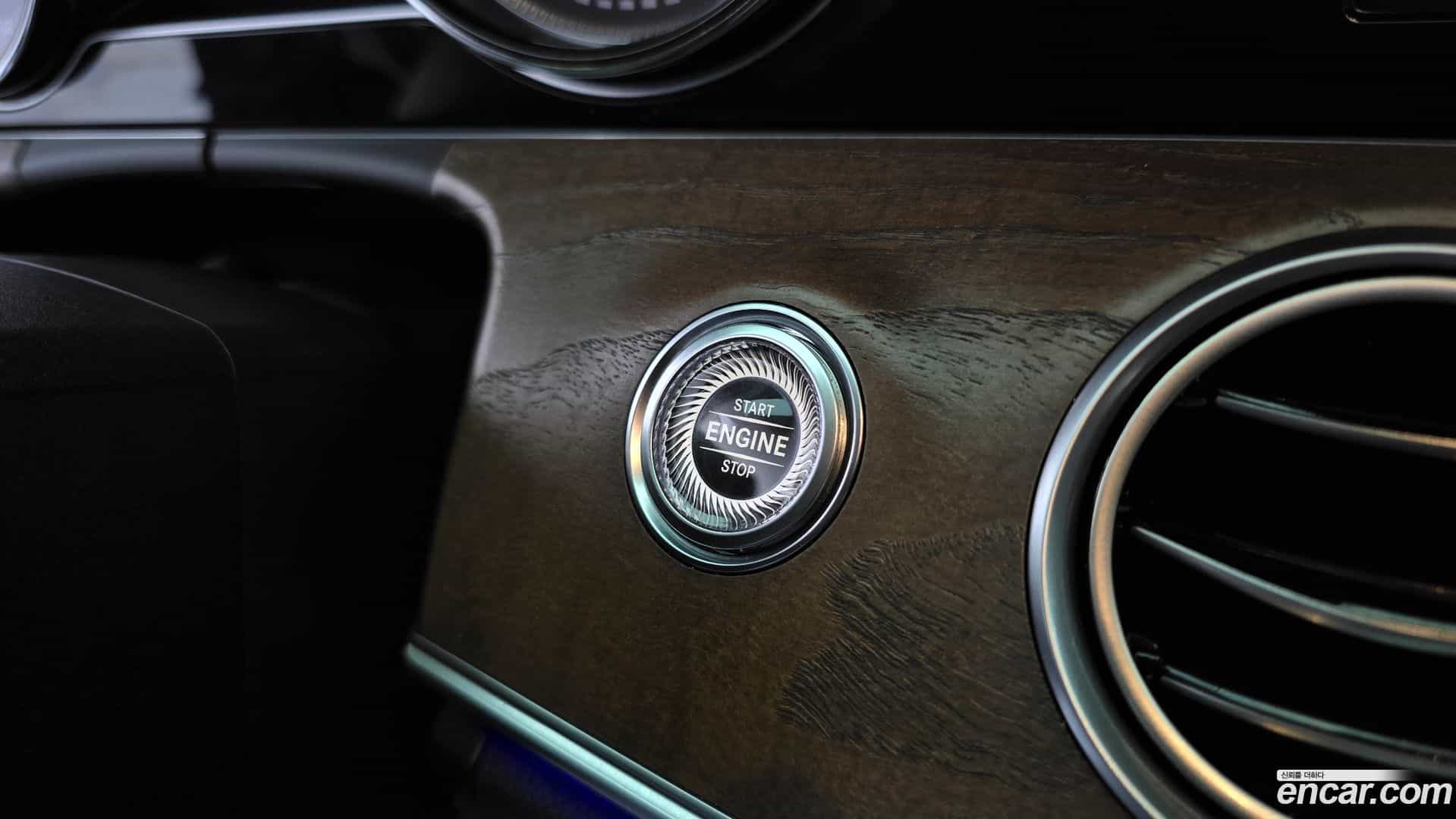 E-Class Mercedes-Benz 2019.5-OPTION-043