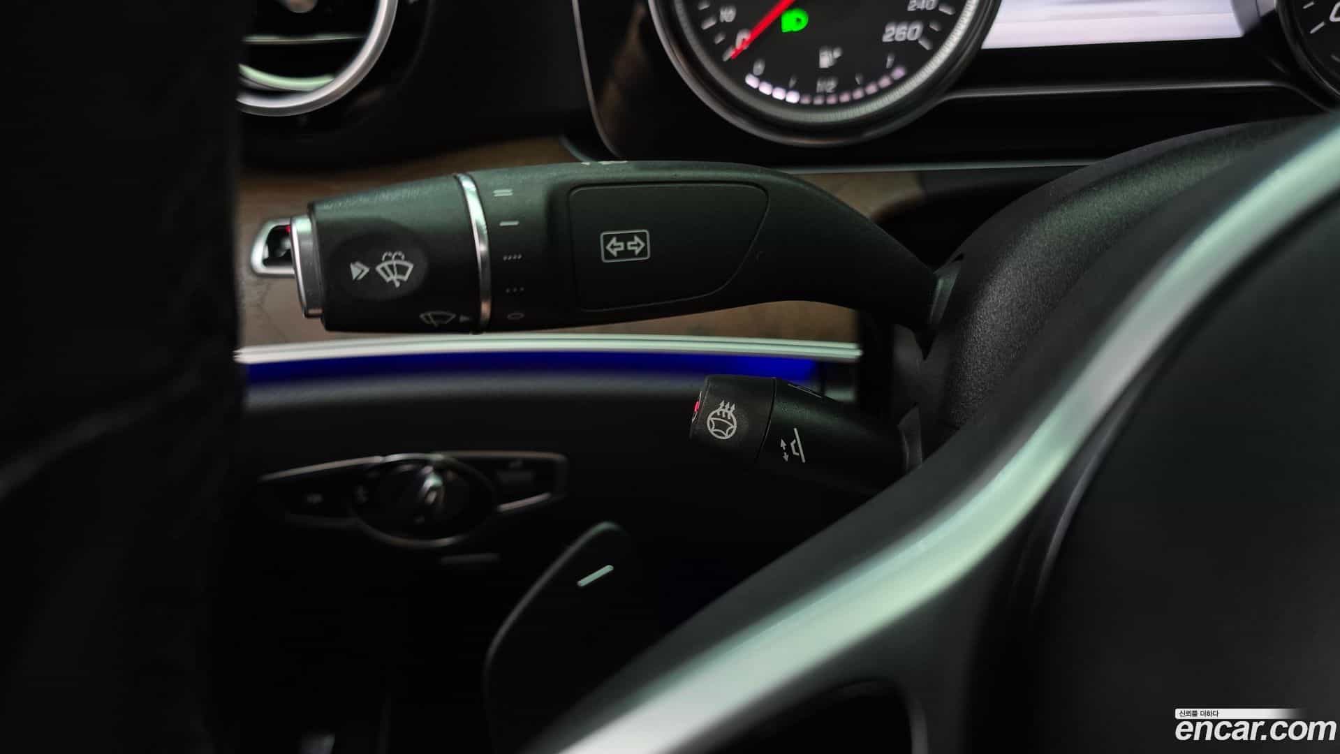 E-Class Mercedes-Benz 2019.5-OPTION-044
