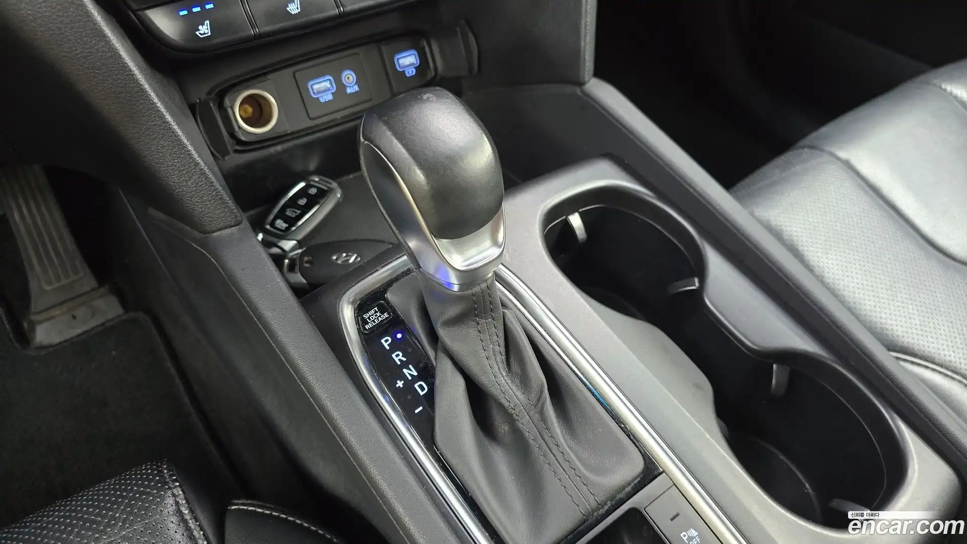 Santafe Hyundai 2018.10-INNER-009