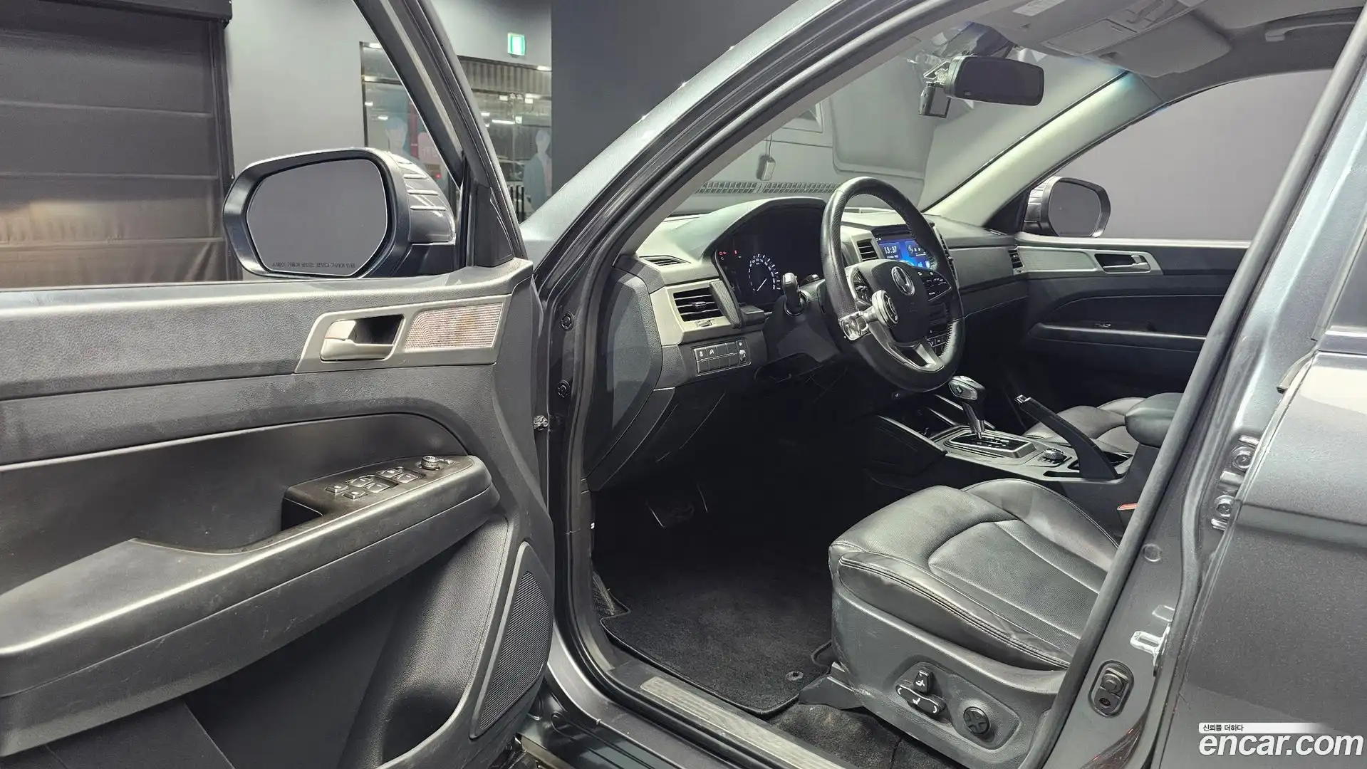 Rexton KG Mobility 2019.2-INNER-010