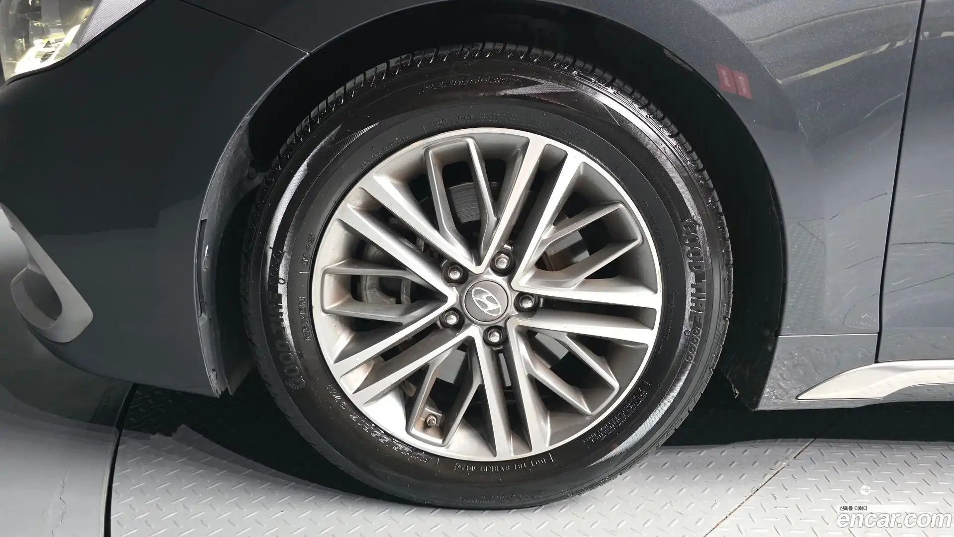 Grandeur Hyundai 2018.11-OUTER-005