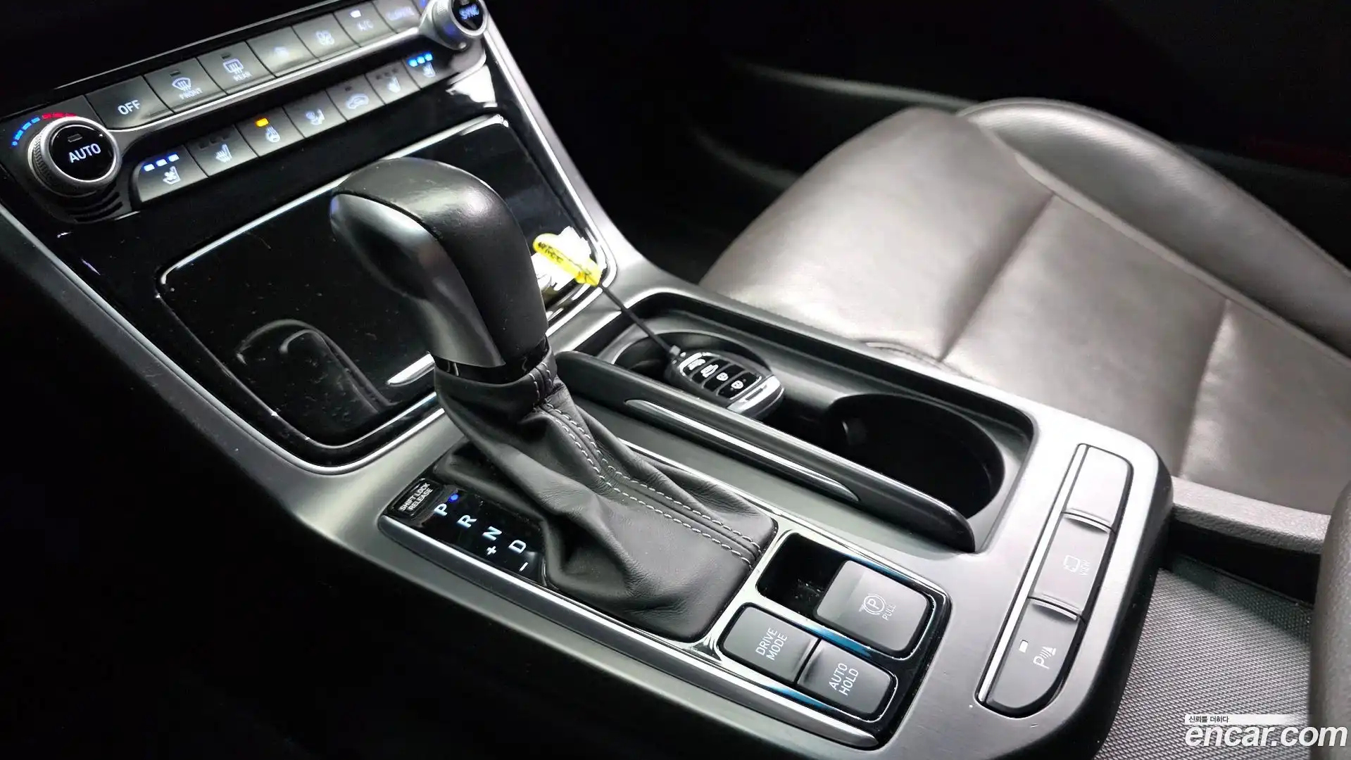 Grandeur Hyundai 2018.11-INNER-009