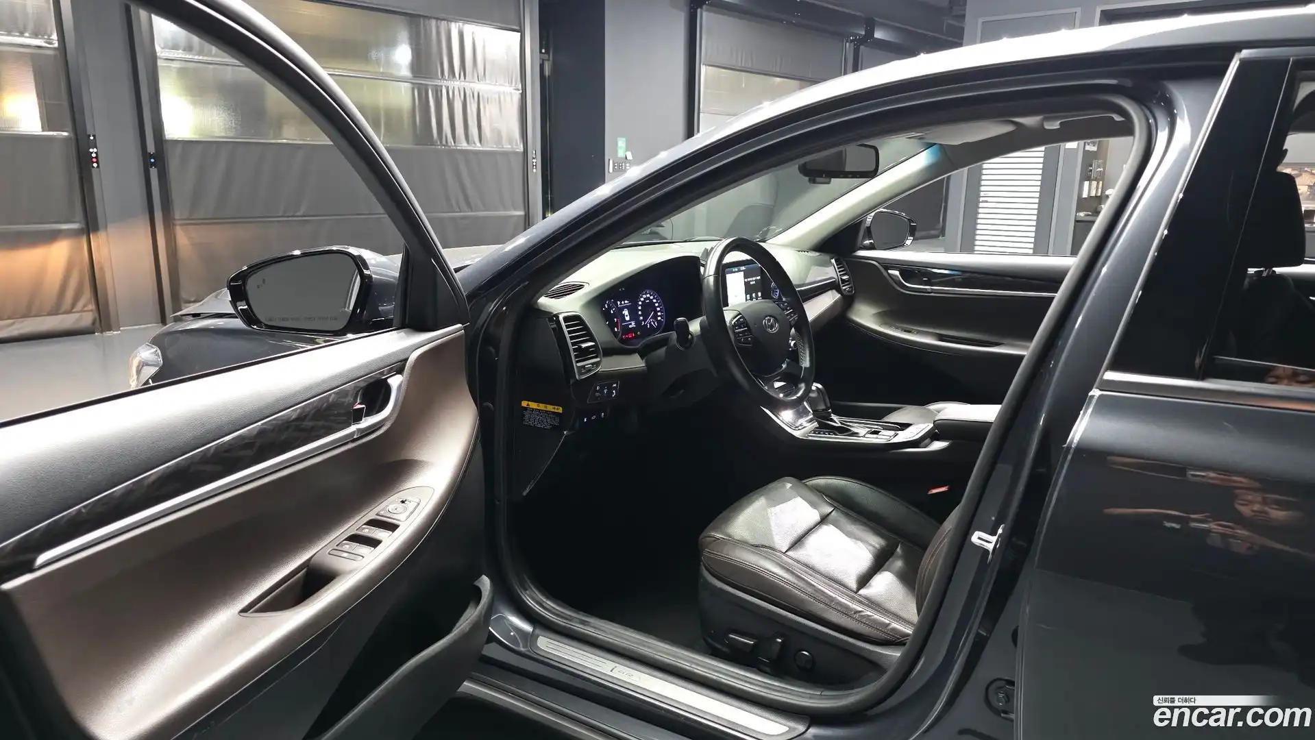 Grandeur Hyundai 2018.11-INNER-010