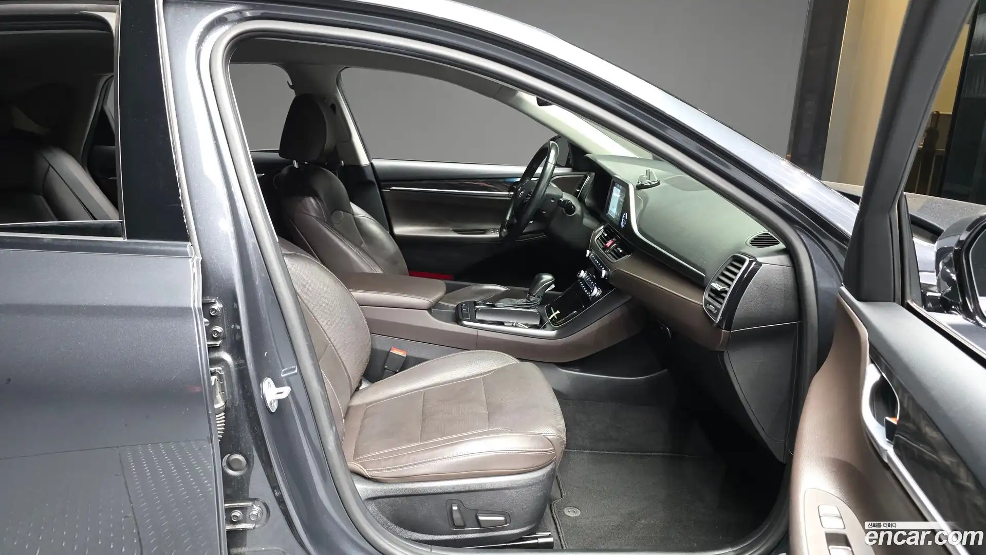 Grandeur Hyundai 2018.11-OPTION-015