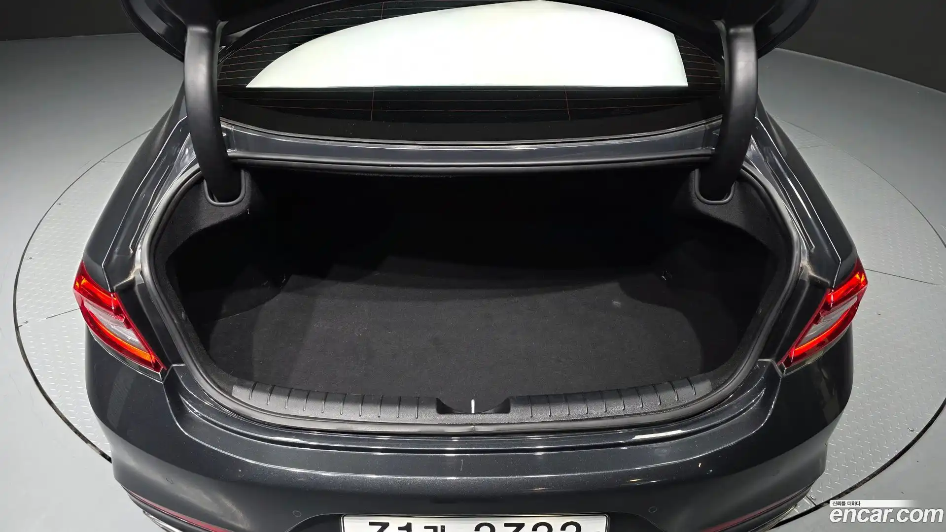 Grandeur Hyundai 2018.11-OPTION-024