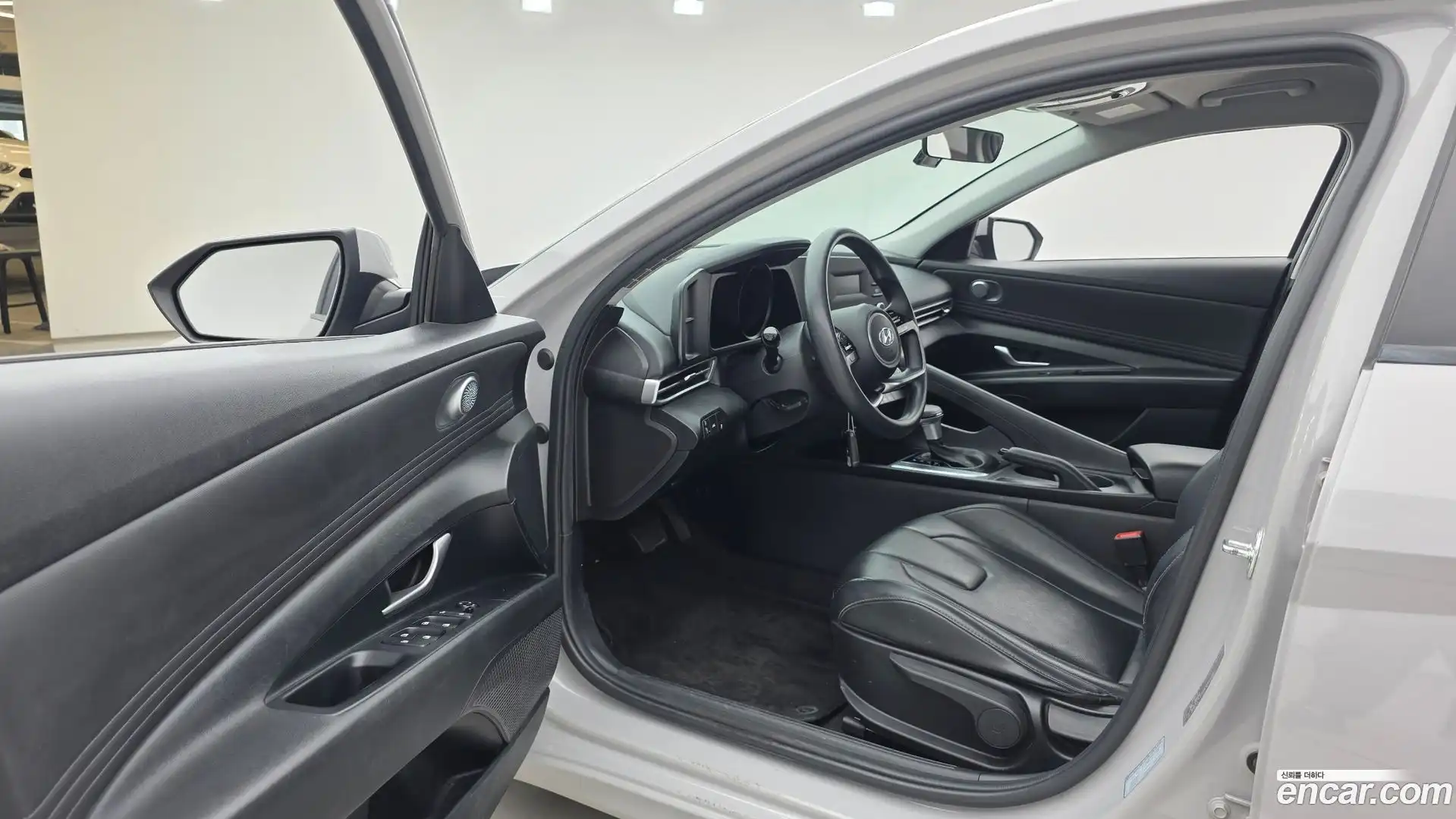 AVANTE Hyundai 2020.9-INNER-010