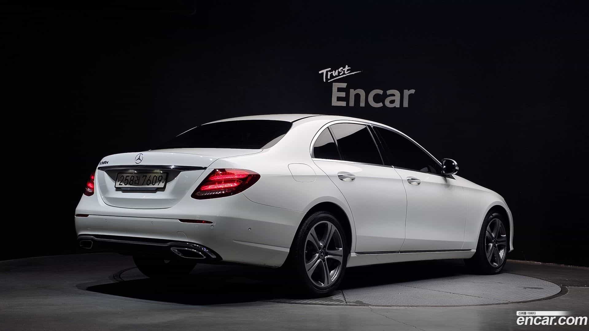 E-Class Mercedes-Benz 2019.7-OUTER-002