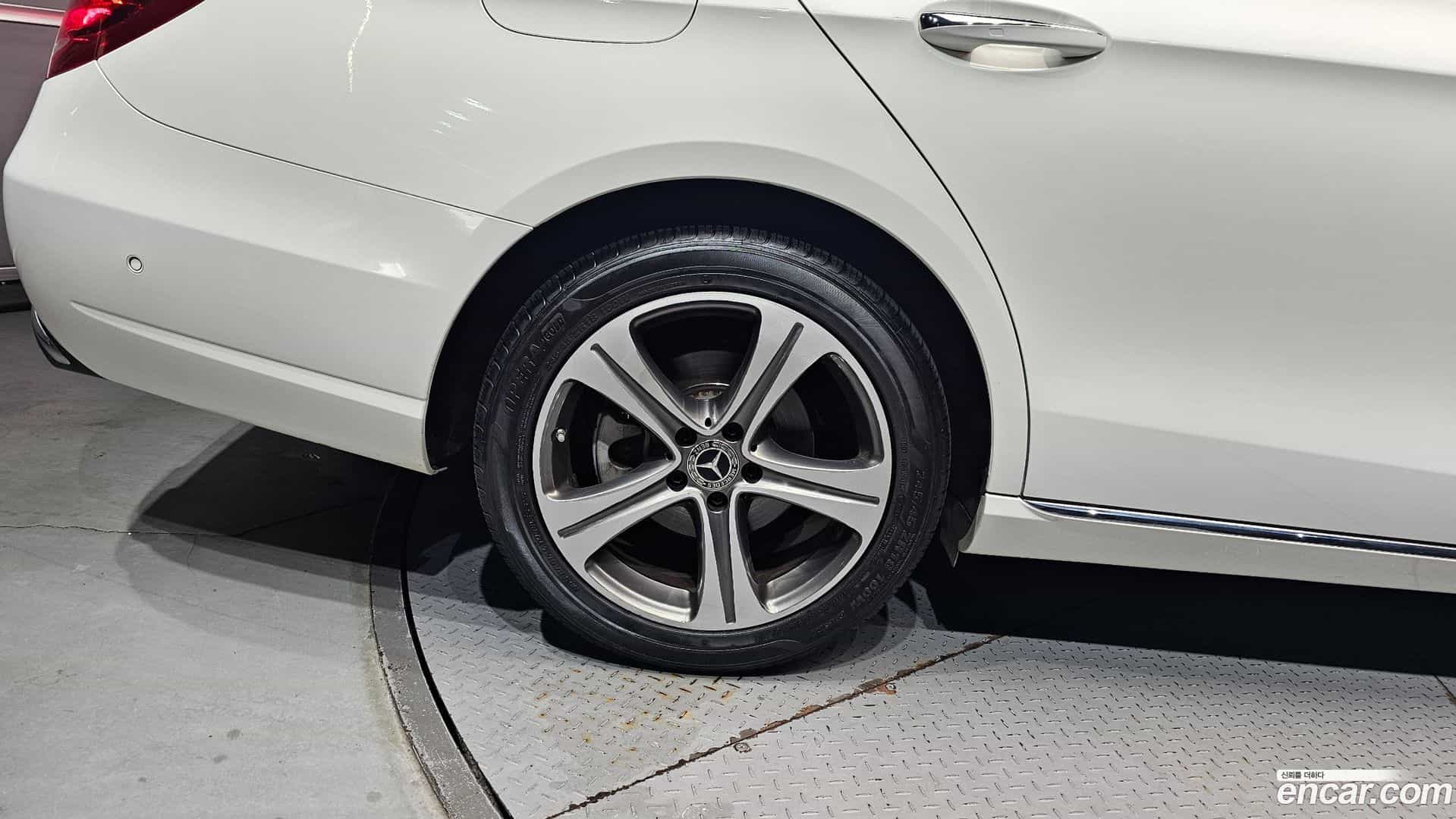 E-Class Mercedes-Benz 2019.7-OUTER-005