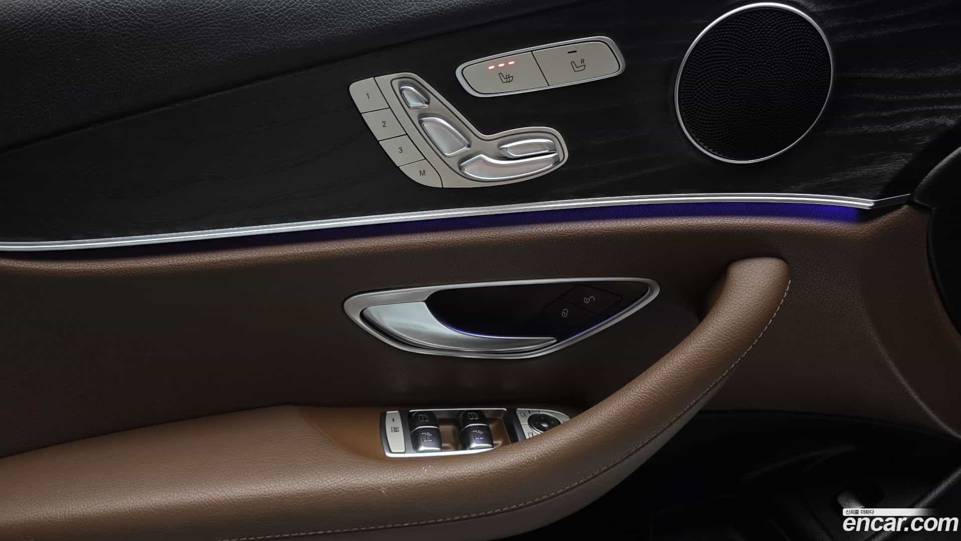 E-Class Mercedes-Benz 2019.7-OPTION-019