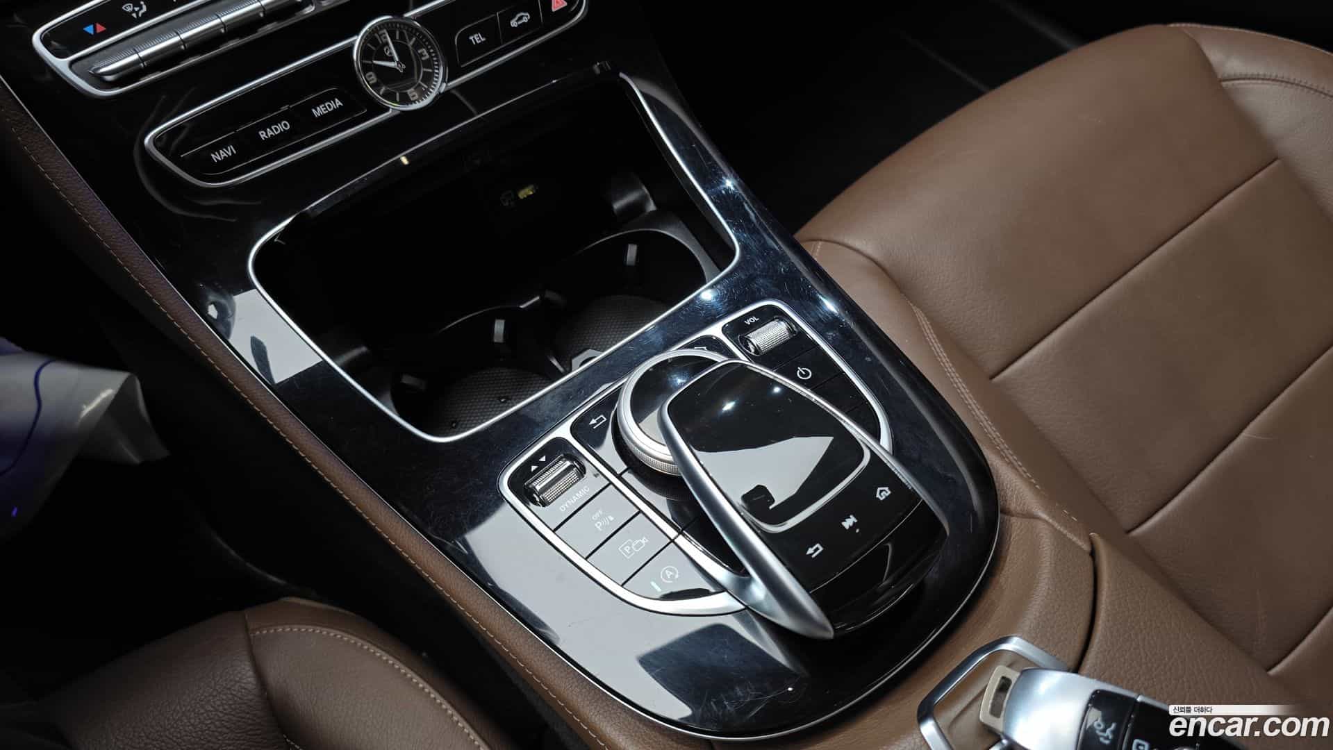E-Class Mercedes-Benz 2019.7-OPTION-020
