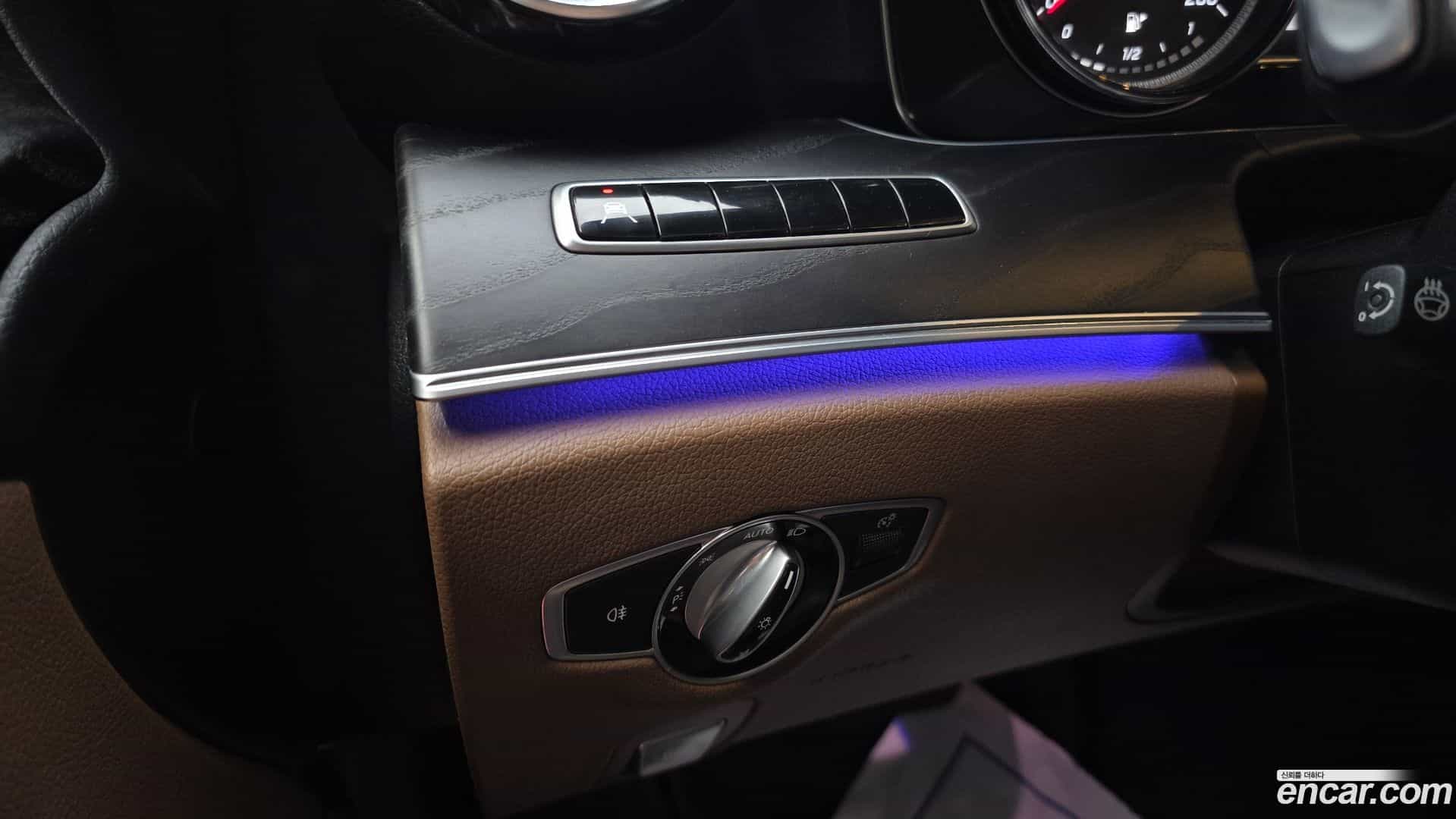 E-Class Mercedes-Benz 2019.7-OPTION-021